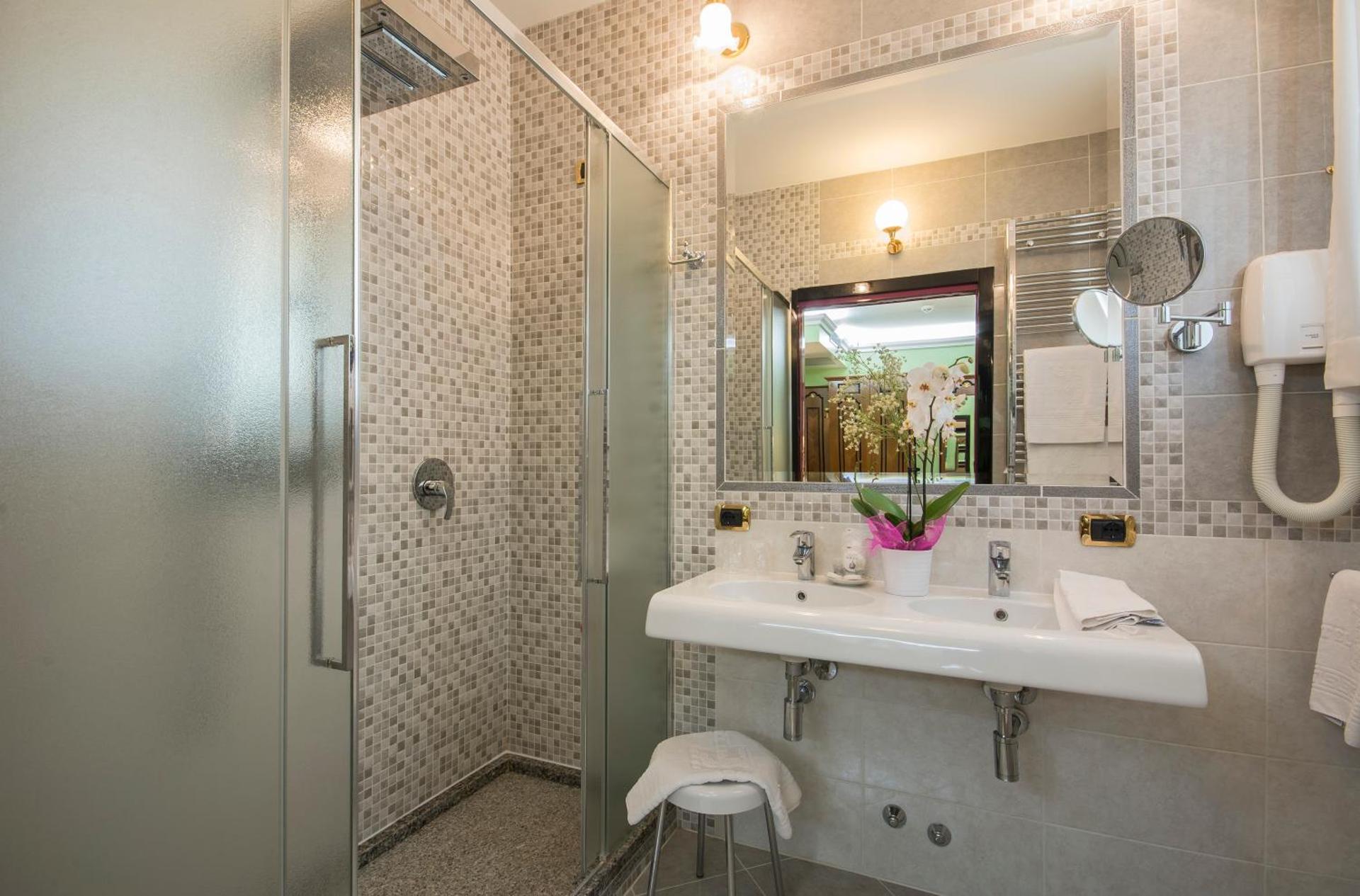 Hotel Vittoria - Photo 73