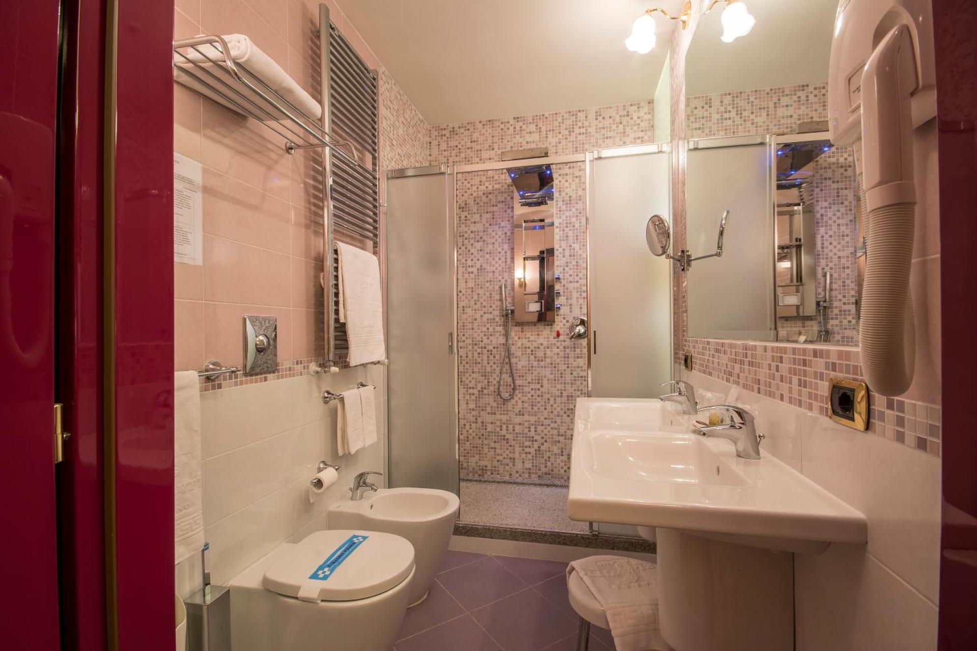 Hotel Vittoria - Photo 15