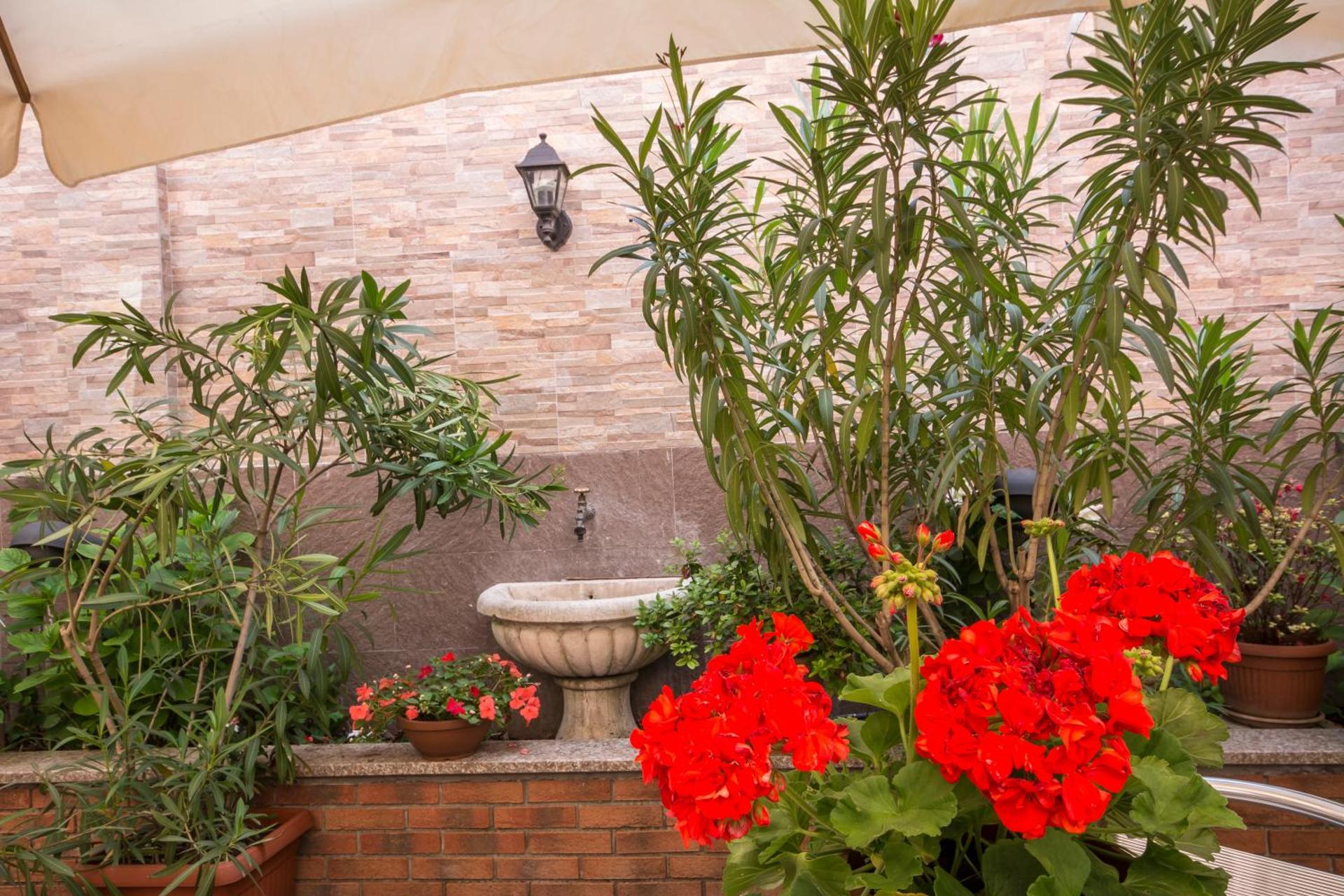 Hotel Vittoria - Photo 77