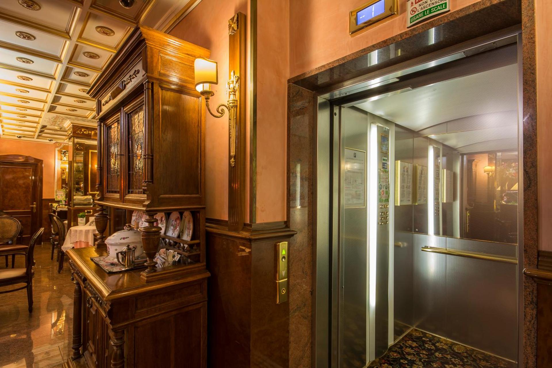 Hotel Vittoria - Photo 87