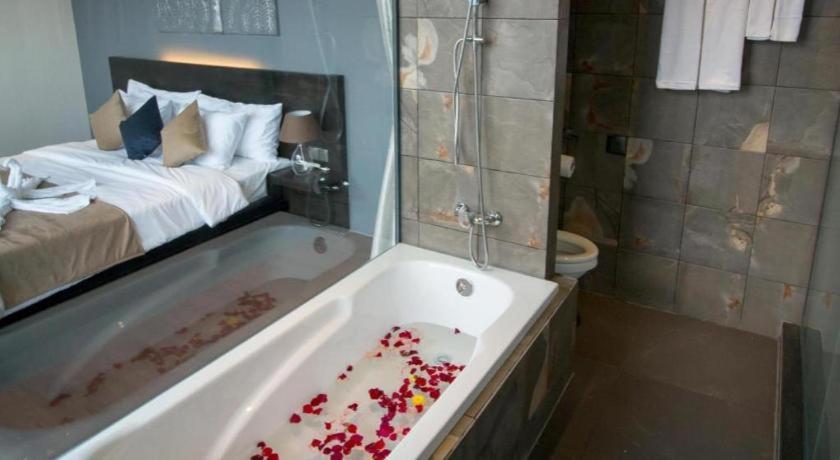 De Art Hotel - Photo 10