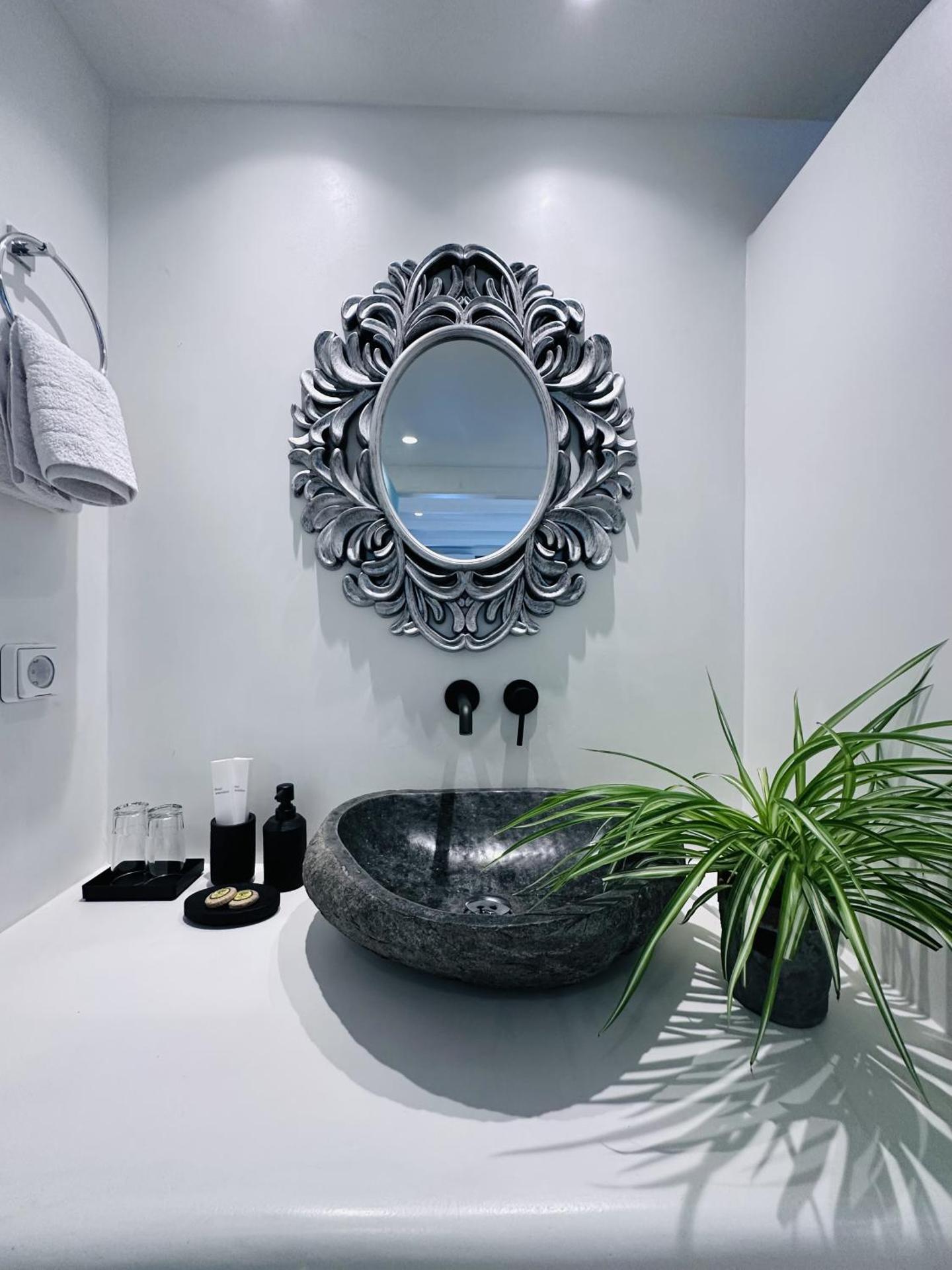 Arlene Suites - Photo 115