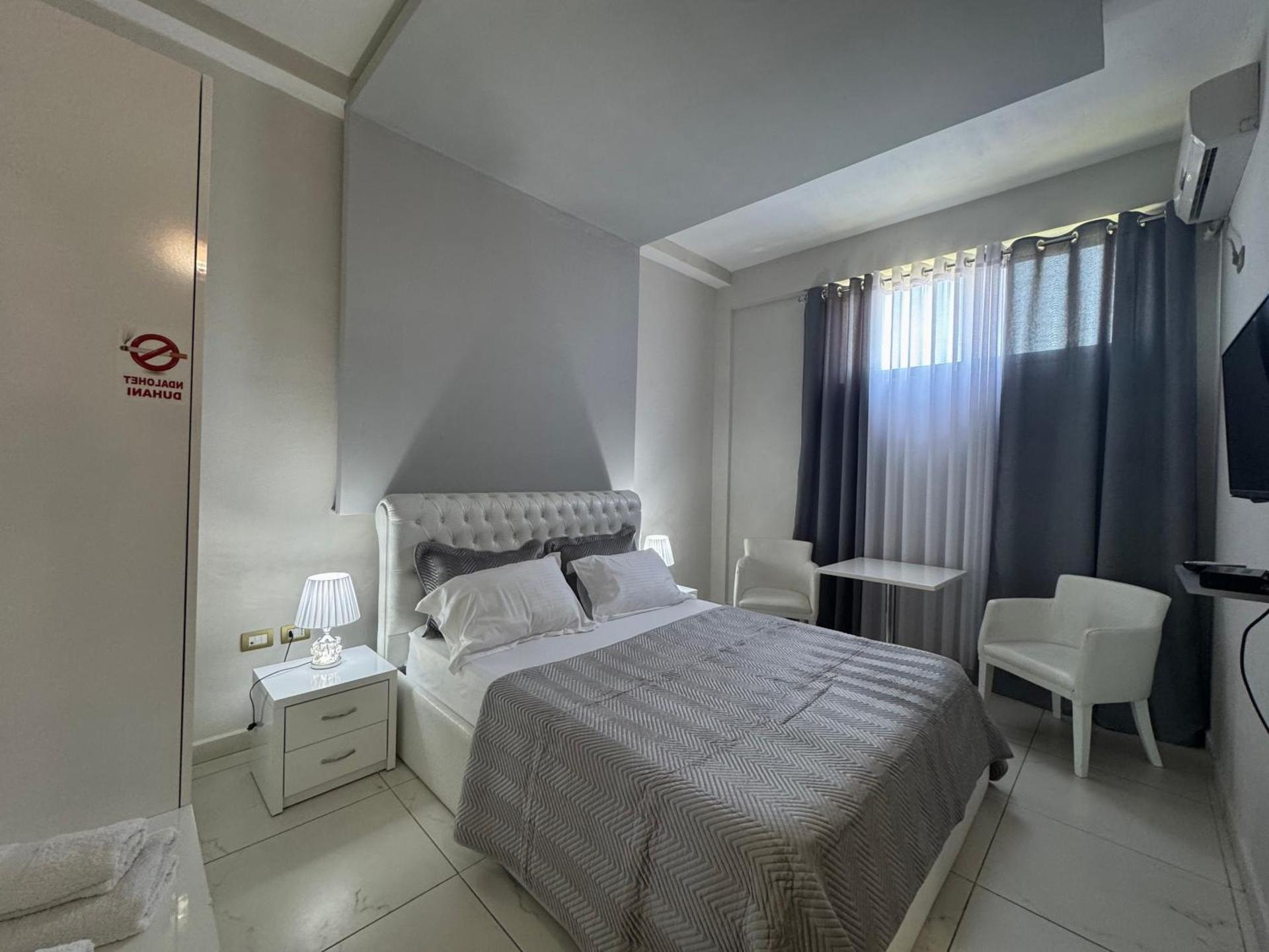 Grand Hotel Gjyshi - Photo 46