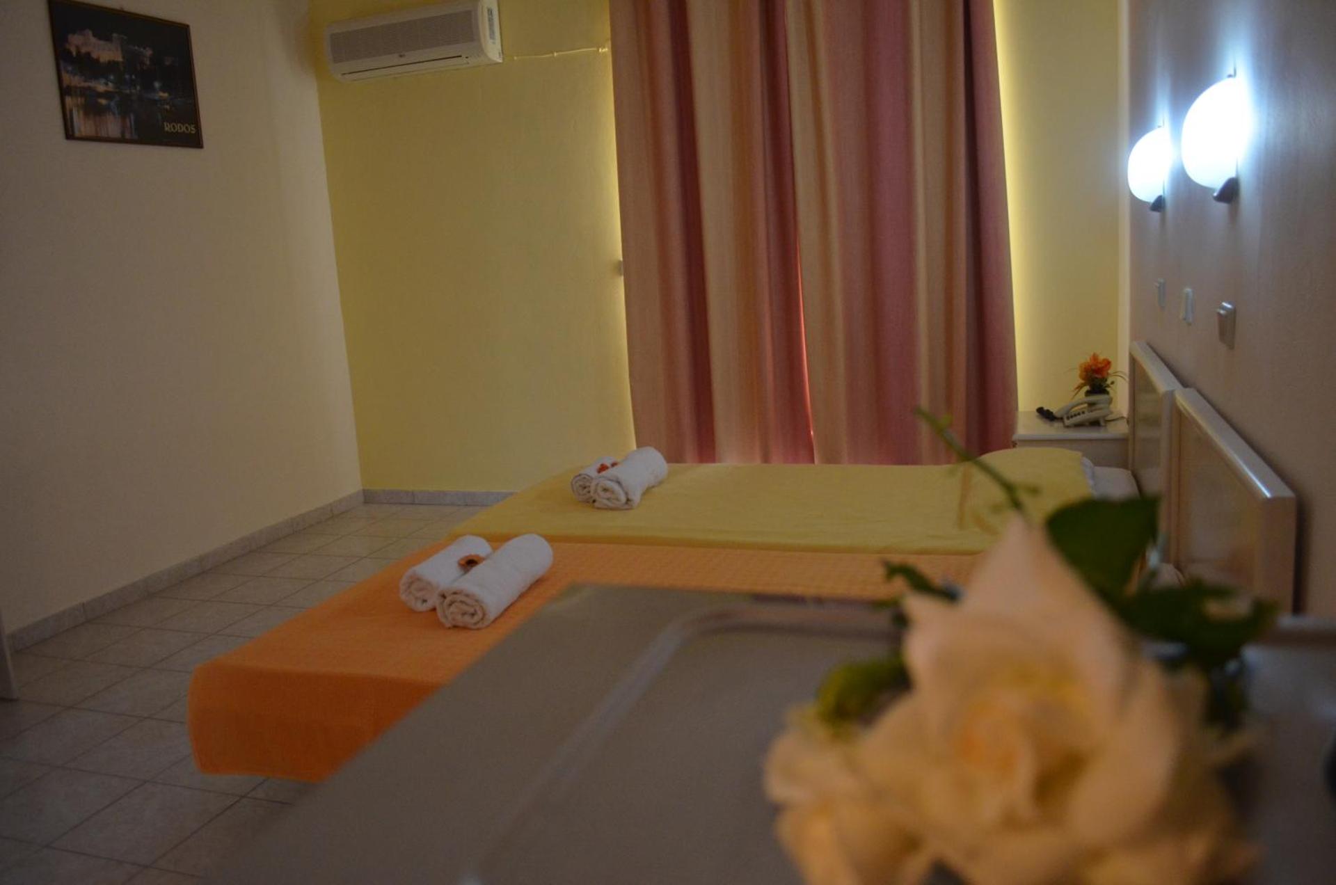 Studio (2 Adults) - Photo 2