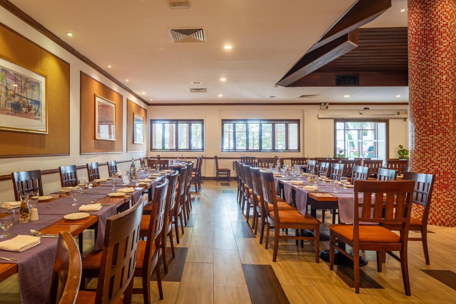 Hulhule Island Hotel- Private Beach Access & Airport Pick-up and Drop - Photo 5