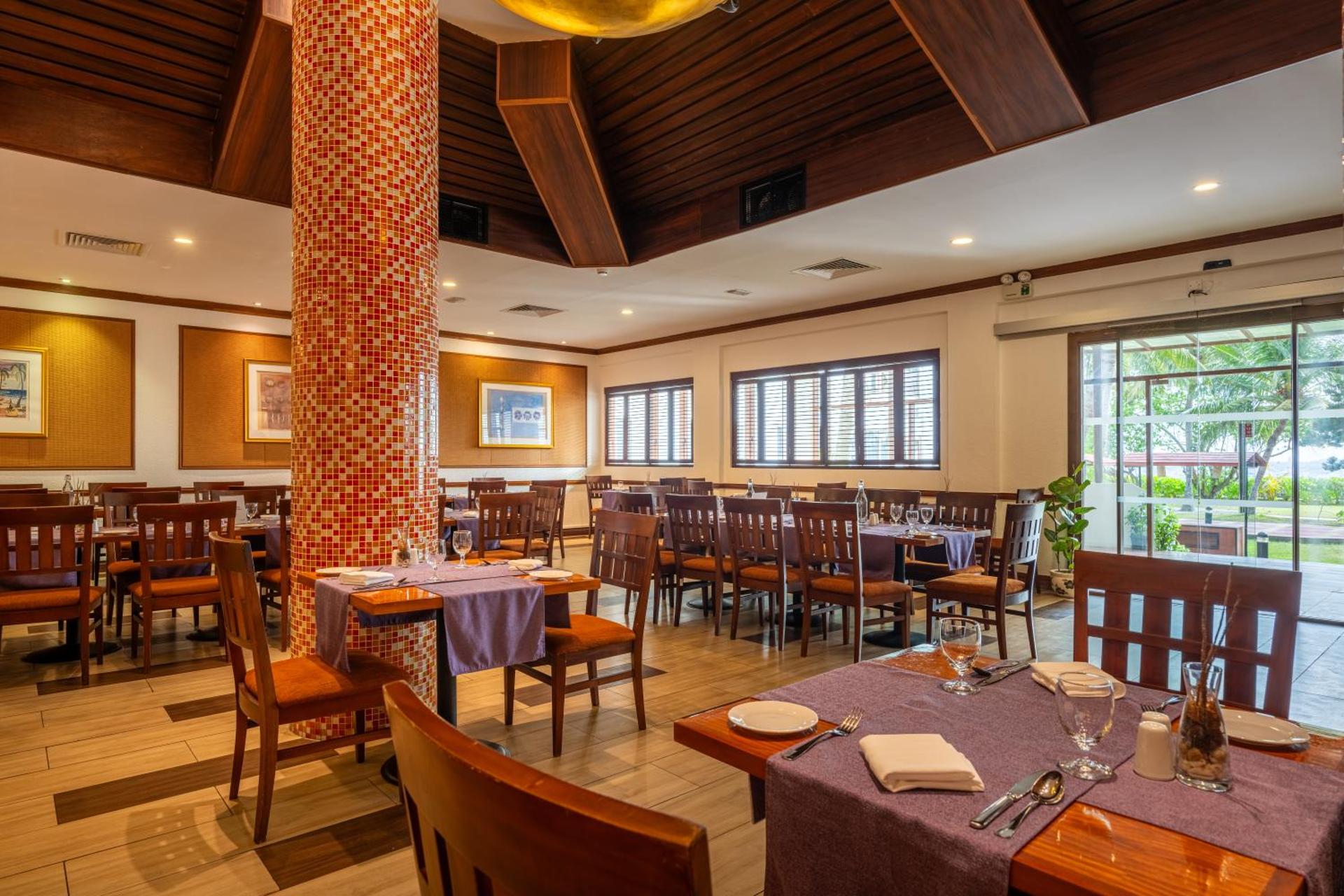 Hulhule Island Hotel- Private Beach Access & Airport Pick-up and Drop - Photo 8