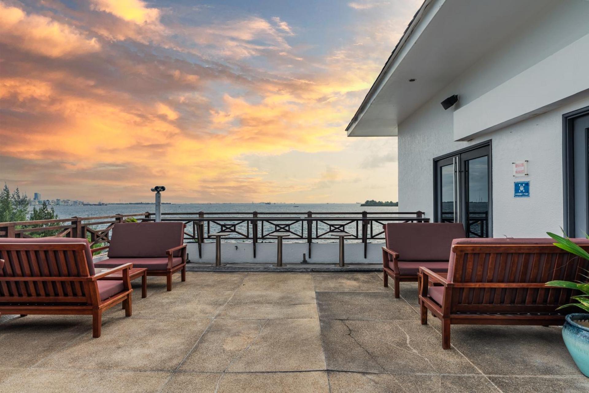 Hulhule Island Hotel- Private Beach Access & Airport Pick-up and Drop - Photo 102