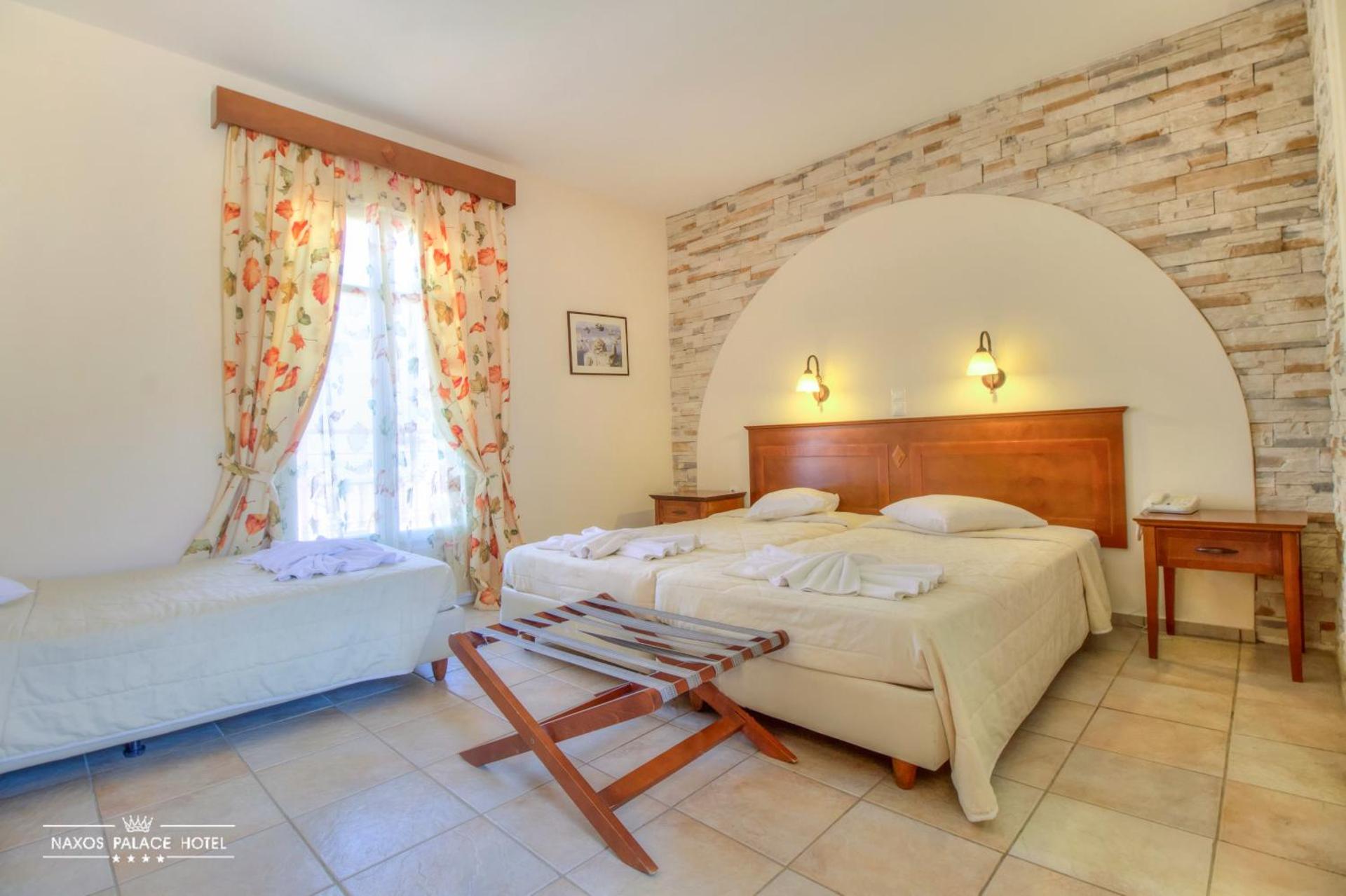 Naxos Palace Hotel - Photo 12