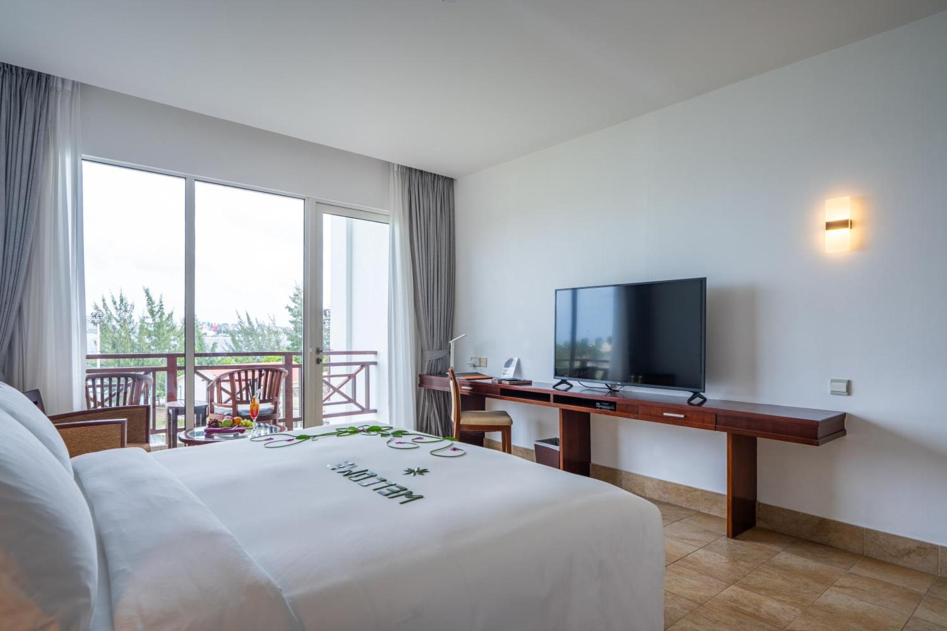 Hulhule Island Hotel- Private Beach Access & Airport Pick-up and Drop - Photo 24
