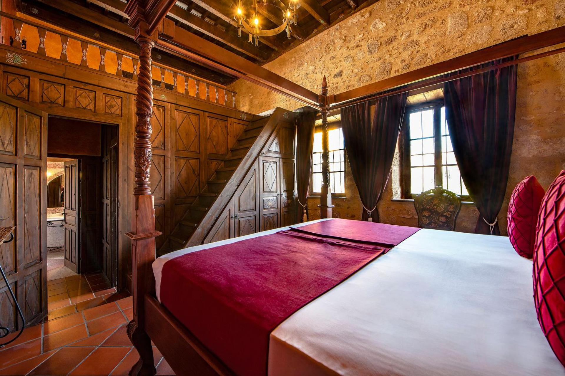 S.Nikolis' Historic Boutique Hotel - Photo 17