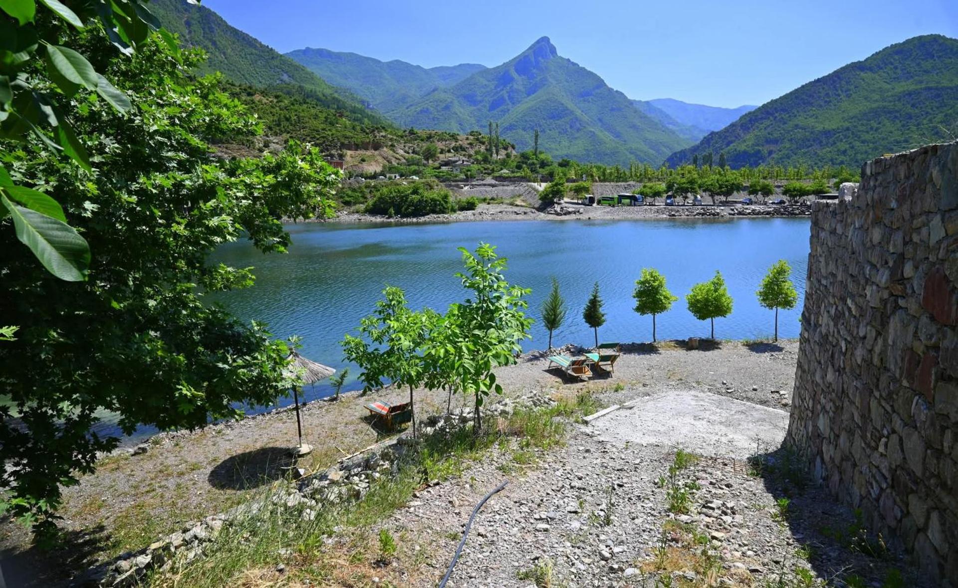 Kulla e Vjeter (Bar Restaurant, Guesthouse, Parking and Camping) - Photo 45