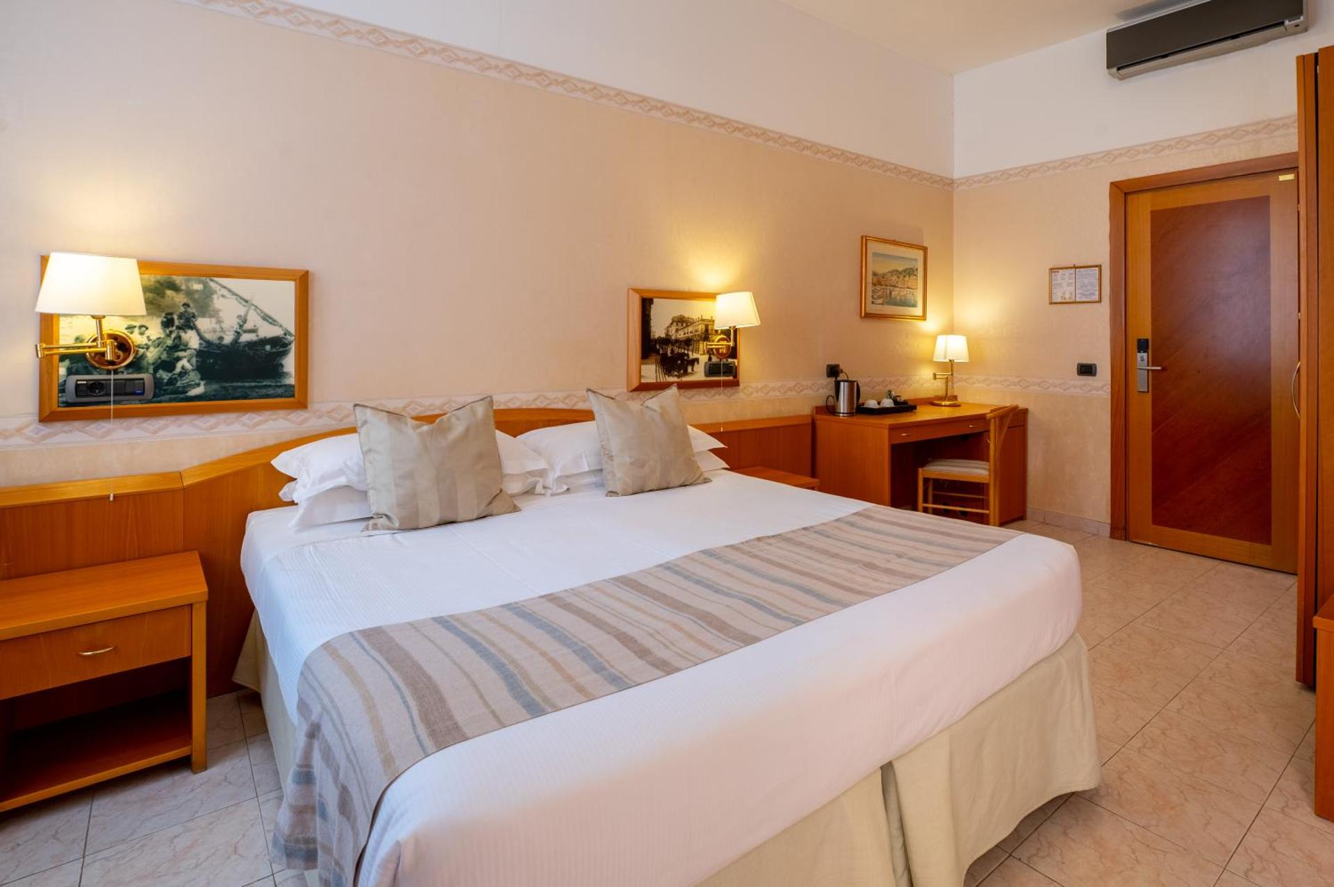 Hotel Monte Rosa - Photo 20