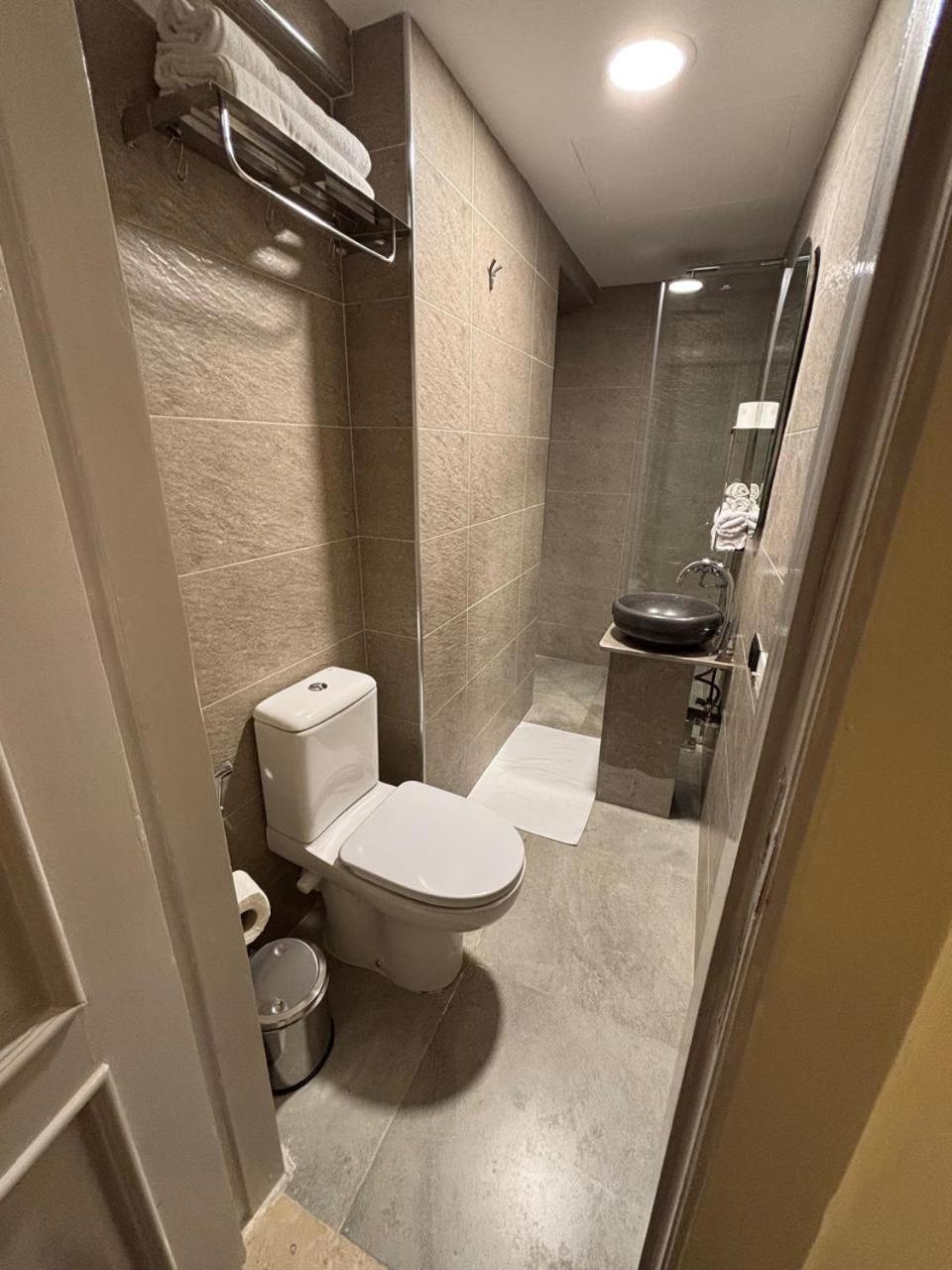 Gold Palace Hotel - Photo 8