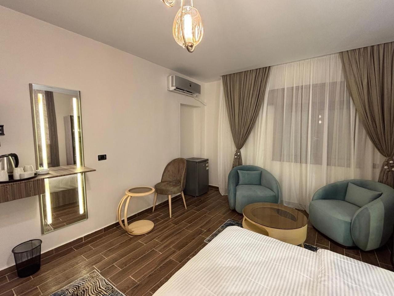 Gold Palace Hotel - Photo 76