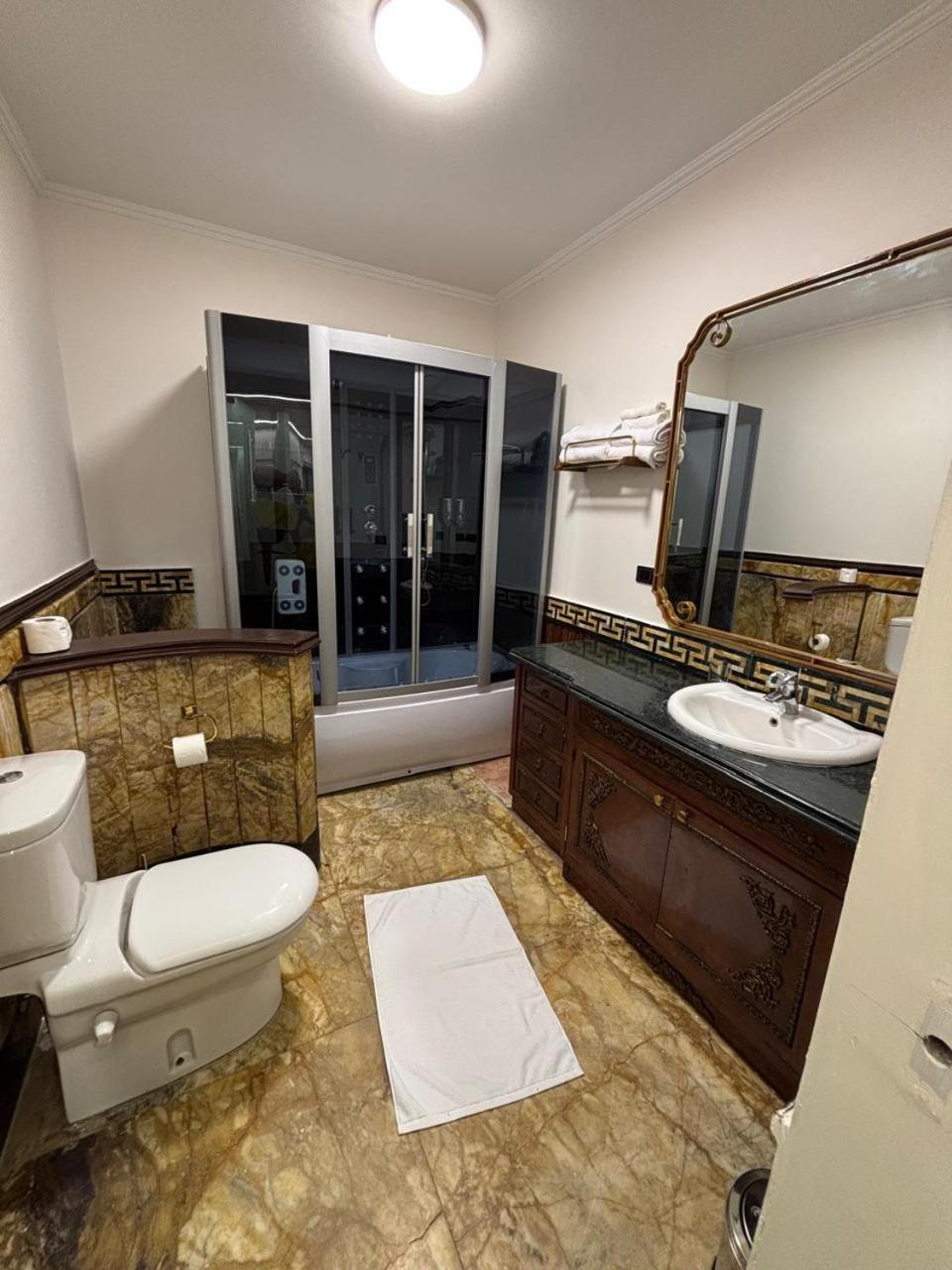 Gold Palace Hotel - Photo 79