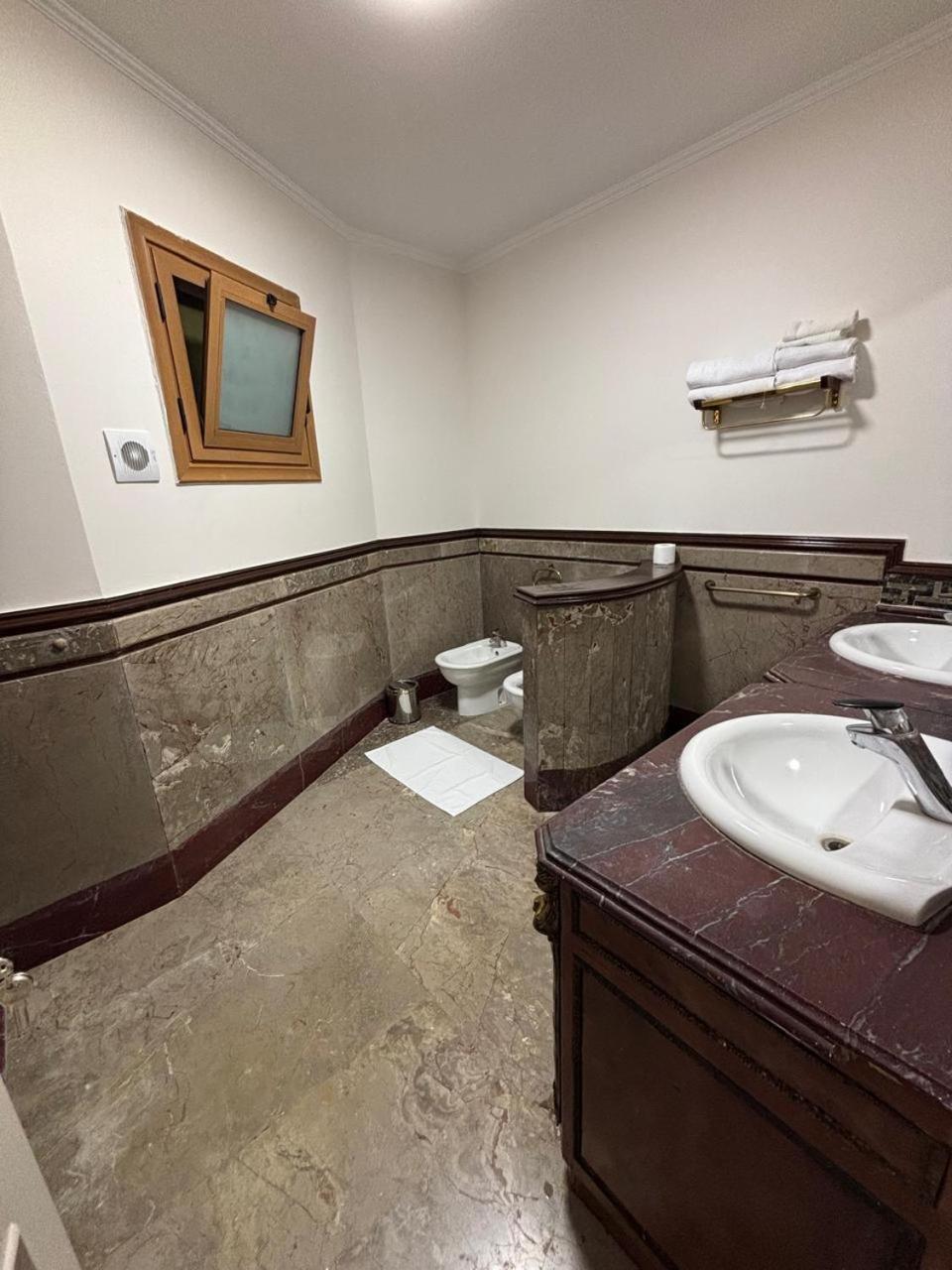 Gold Palace Hotel - Photo 128