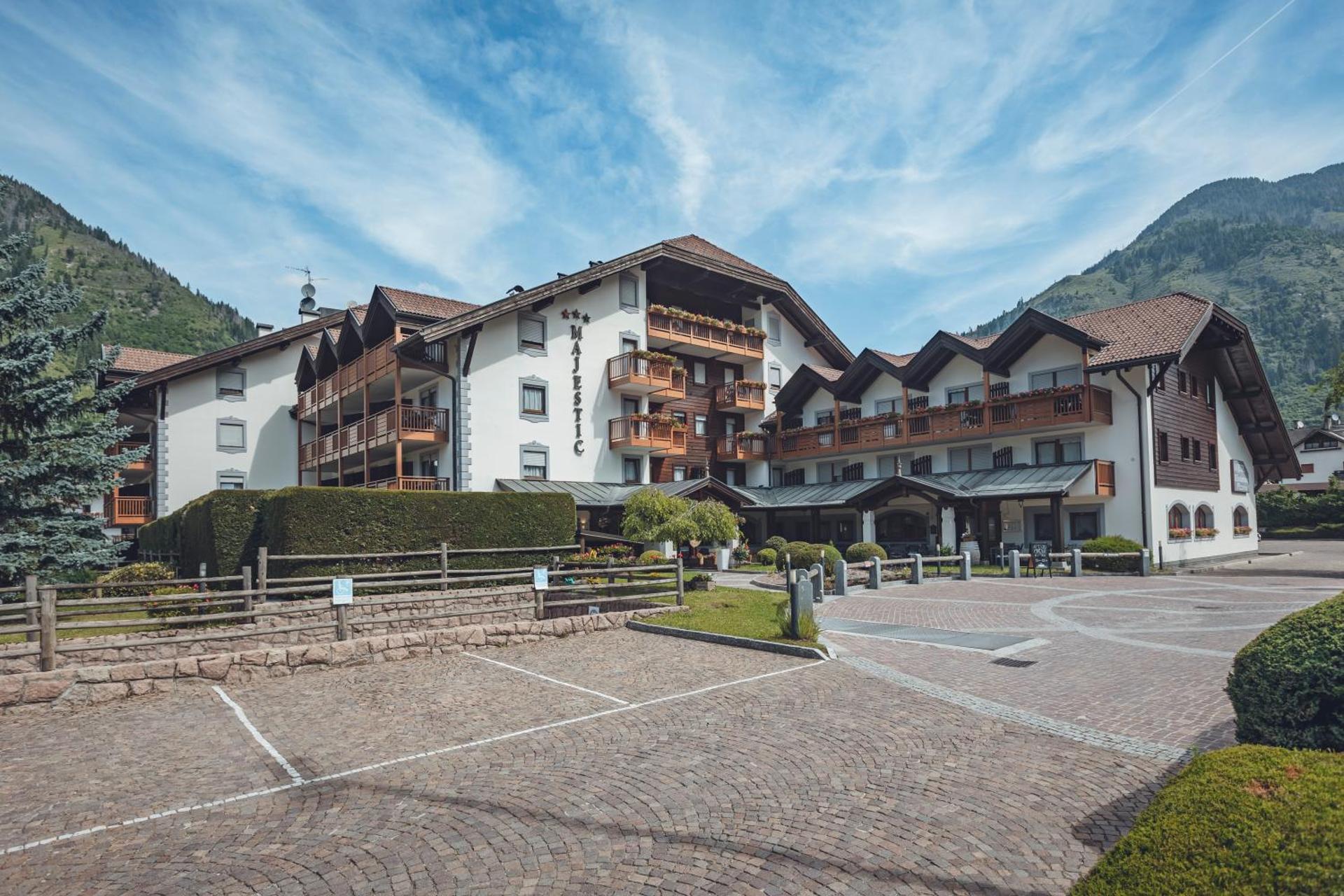 Aparthotel Majestic - Photo 122
