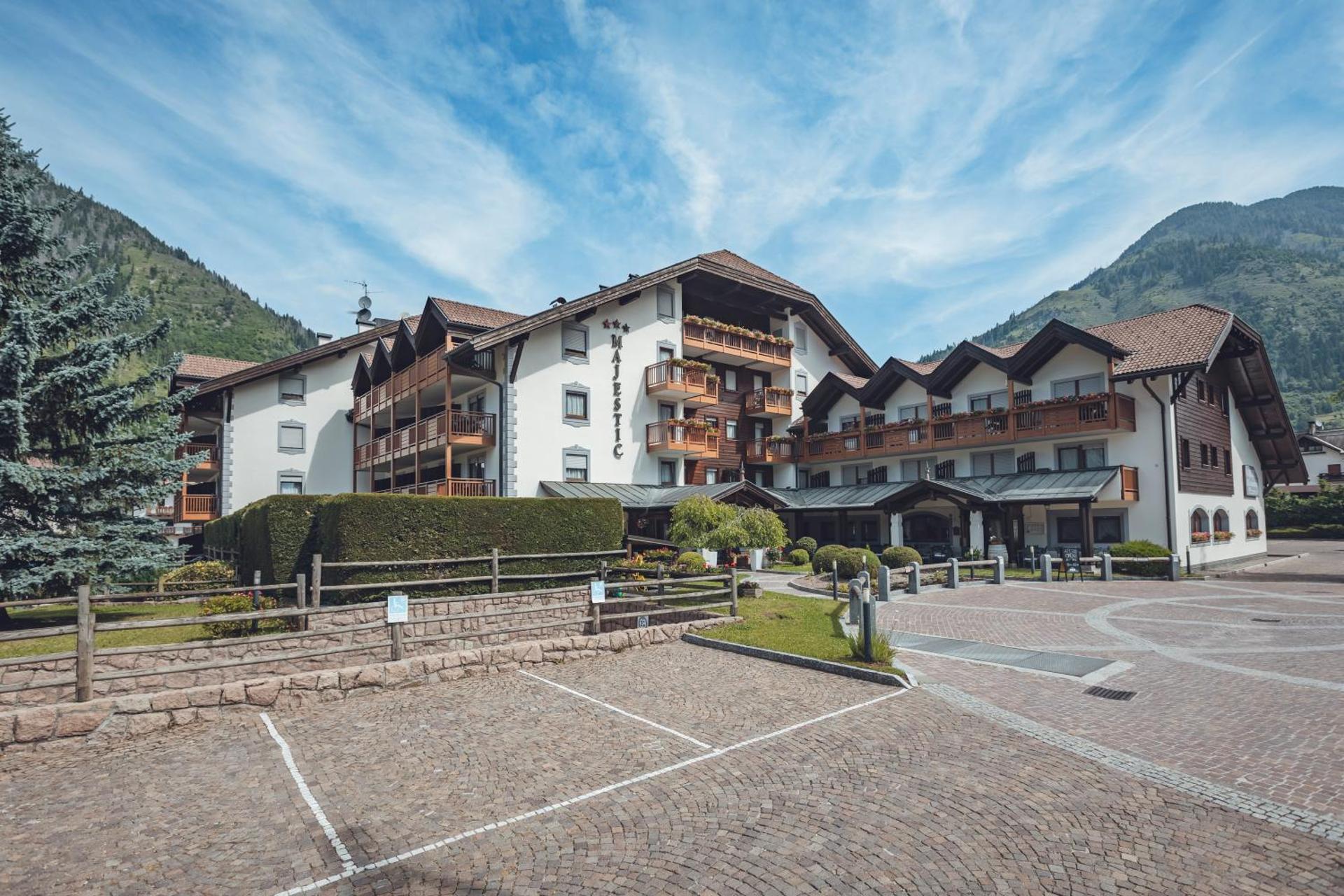 Aparthotel Majestic - Photo 123