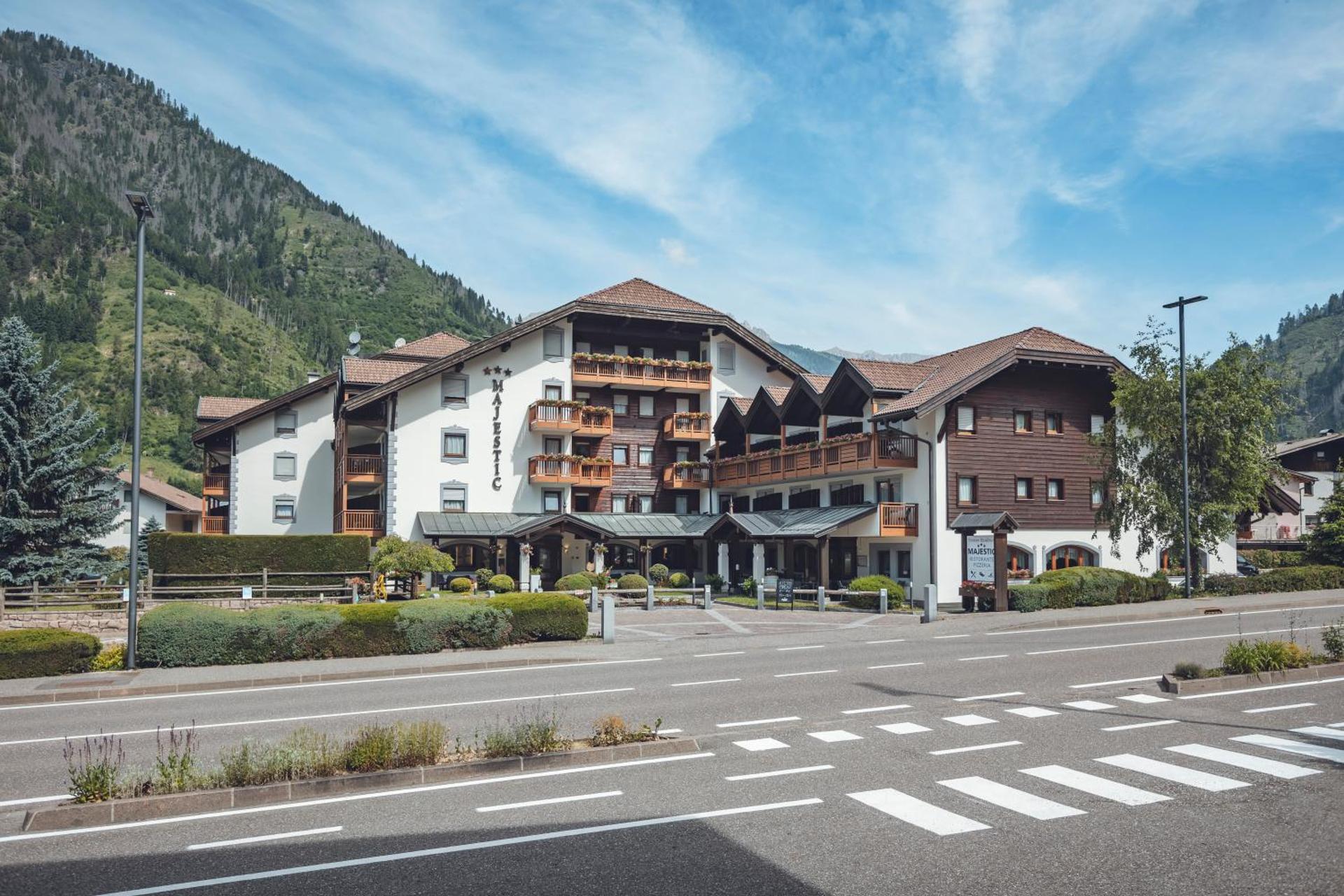 Aparthotel Majestic - Photo 97