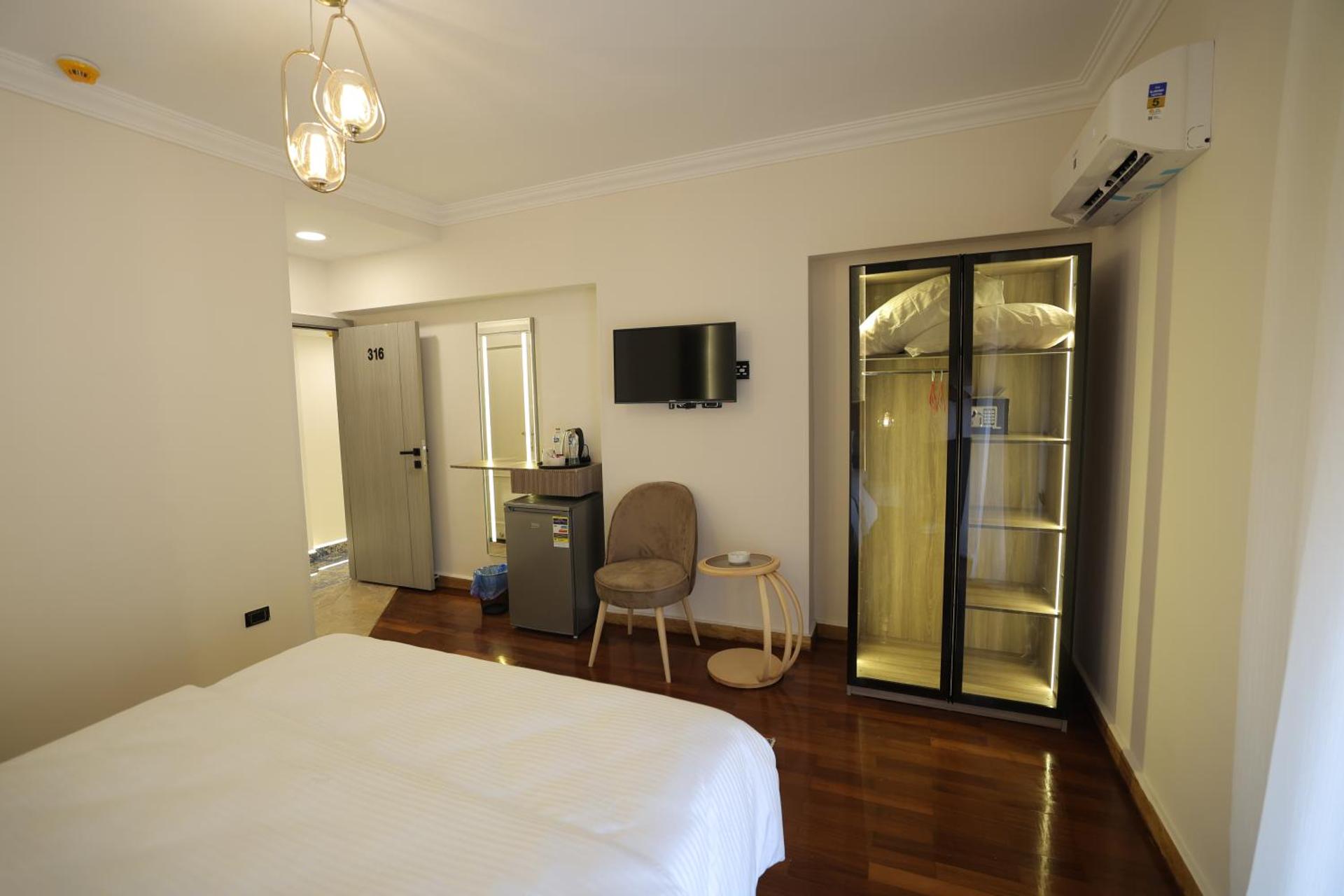 Gold Palace Hotel - Photo 44