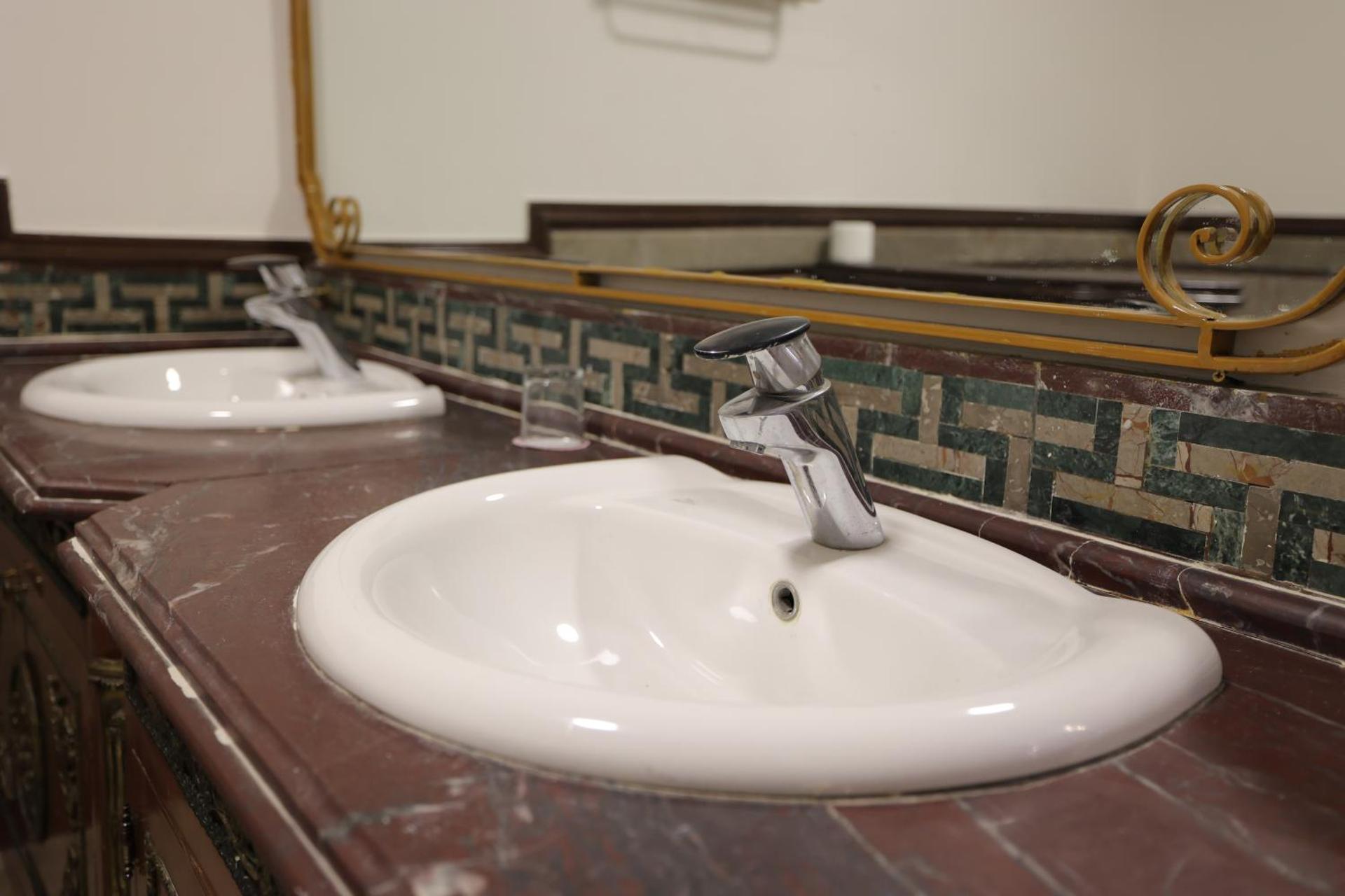 Gold Palace Hotel - Photo 100