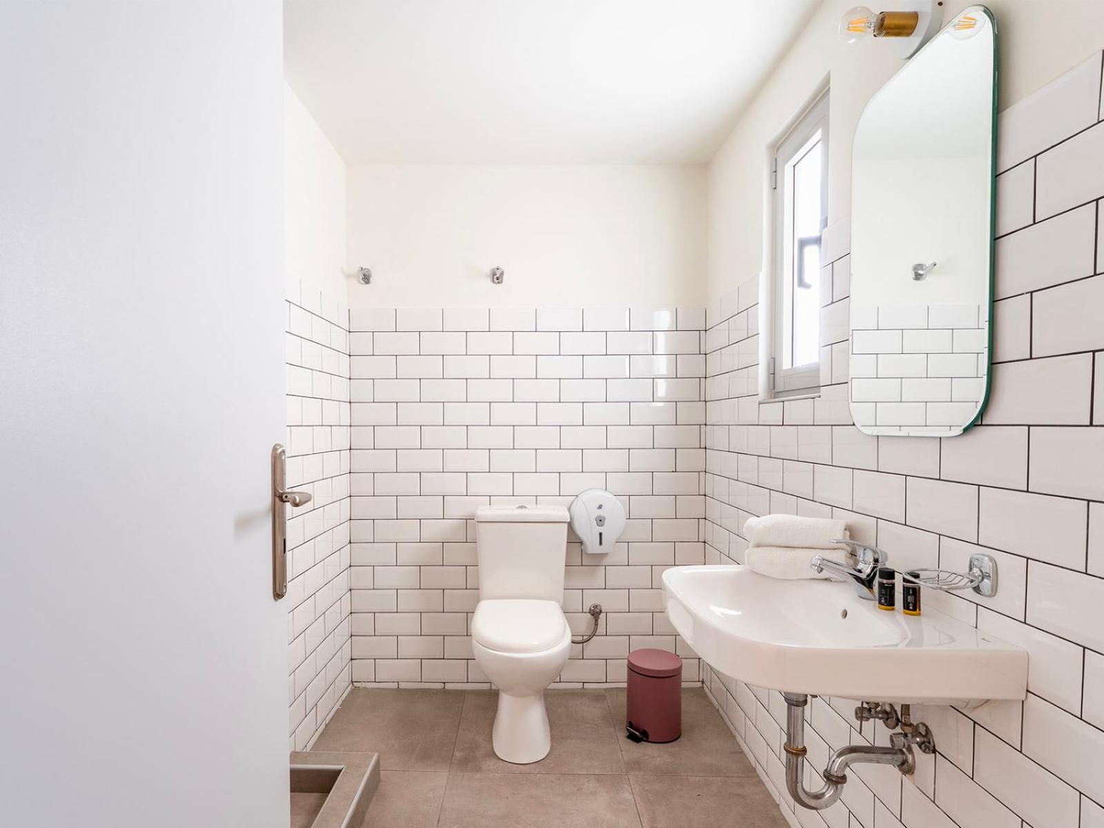 Bed in 4-Bed Mixed Shared Dormitory Room