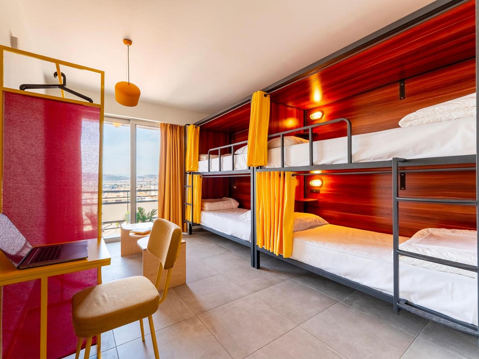 Bed in 6-Bed Mixed Shared Dormitory Room