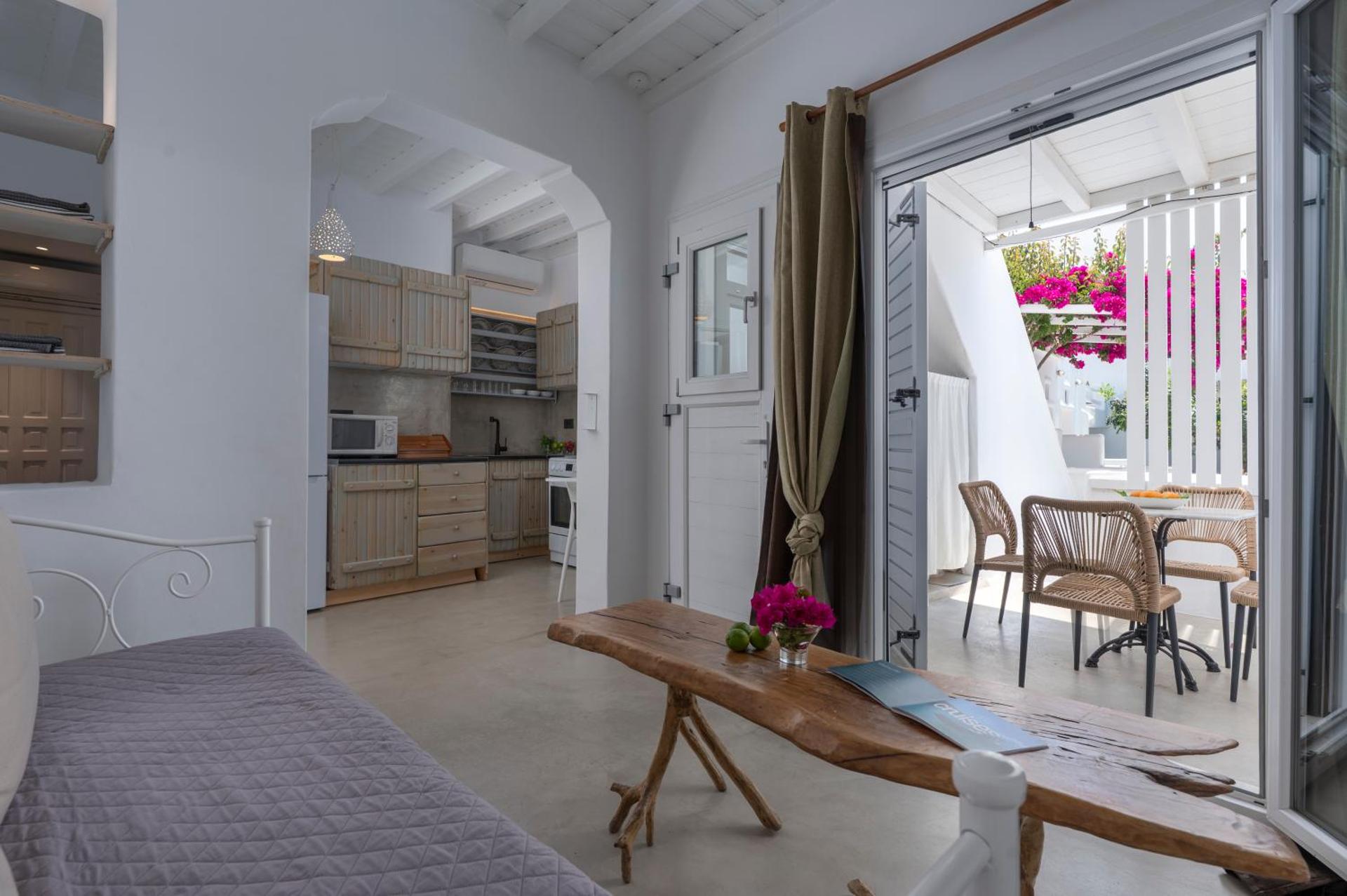 Flaskos Luxury Suites - Photo 120