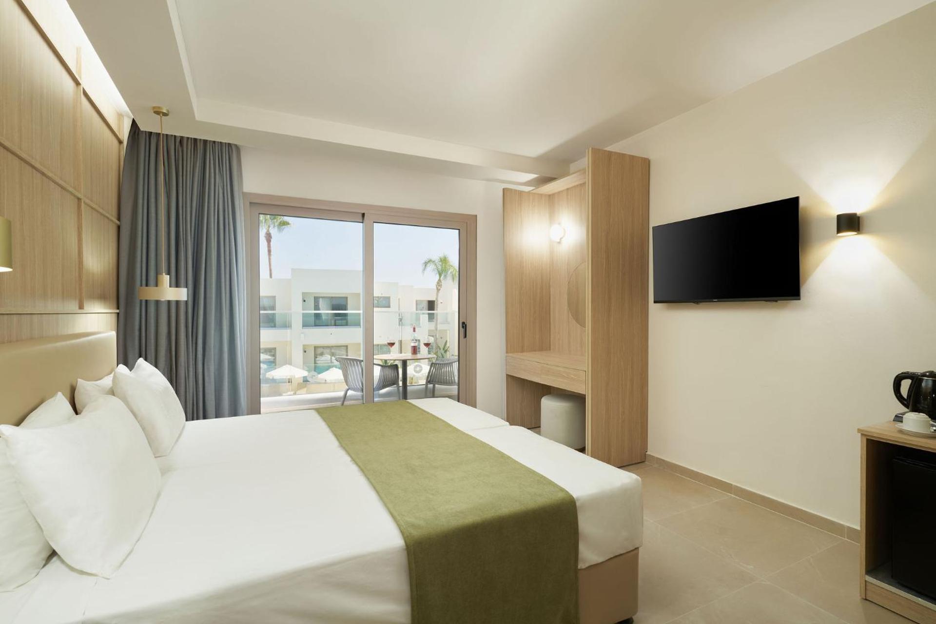 Twin Room with Pool View