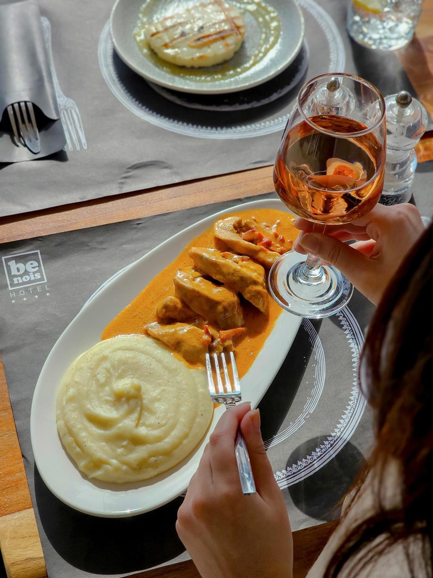 Hotel Benois - Photo 100