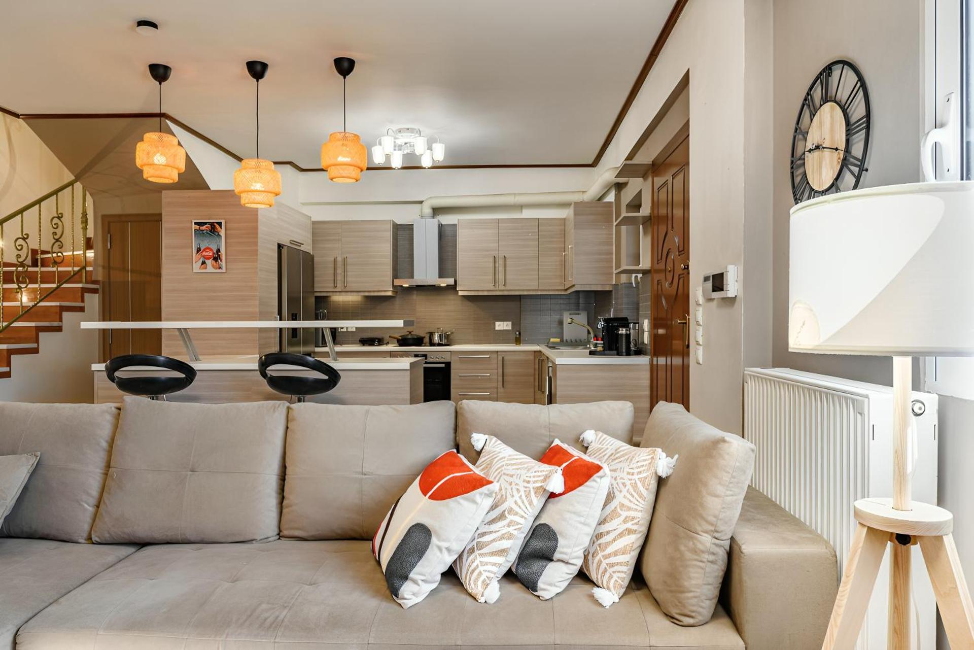 Lovehome - 4BD Villa with views-15mins to airport,10mins to MEC ΑΕ- 2mins to bus stop ,10mins to Suburban Railway on foot - Photo 24