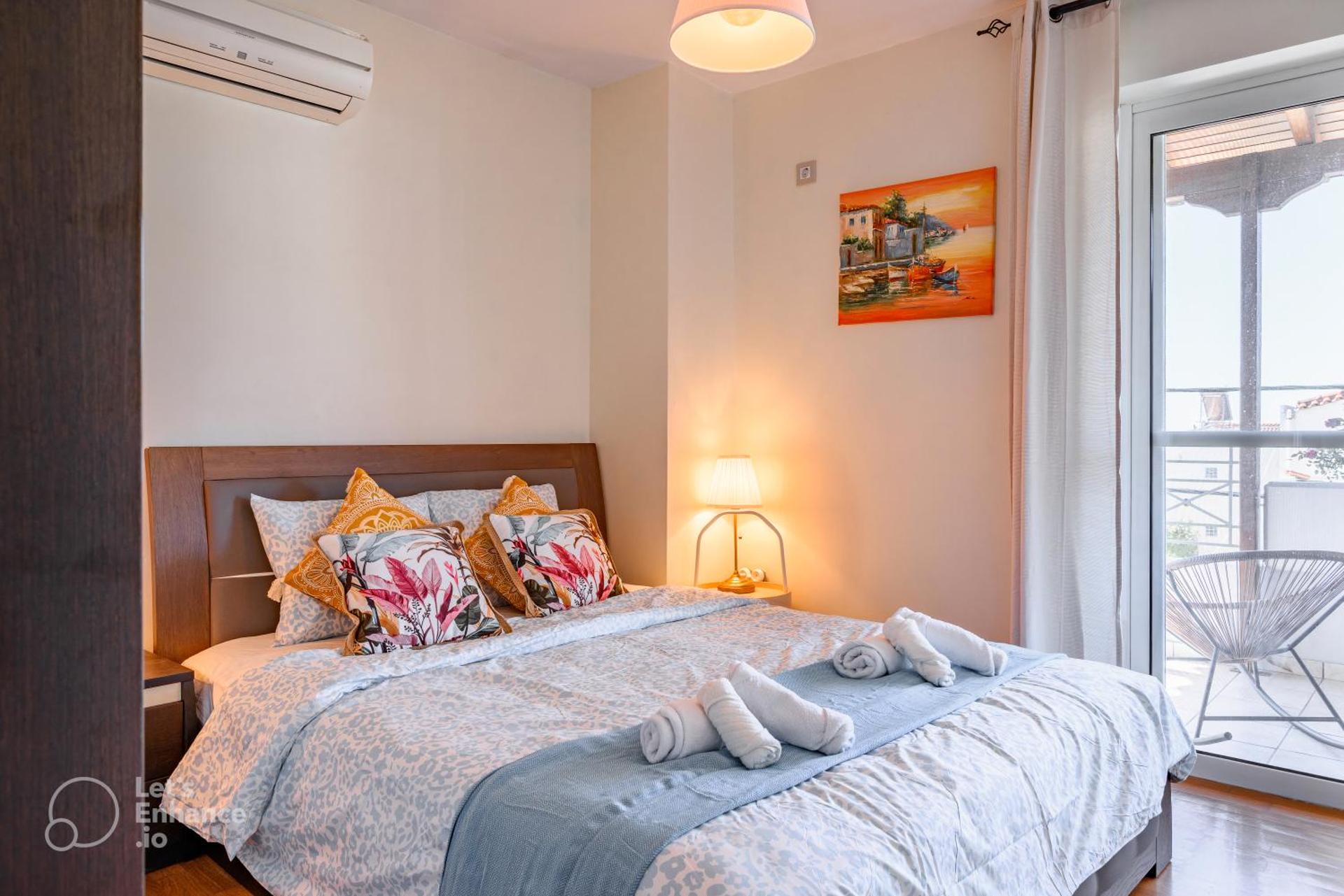 Lovehome - 4BD Villa with views-15mins to airport,10mins to MEC ΑΕ- 2mins to bus stop ,10mins to Suburban Railway on foot - Photo 36