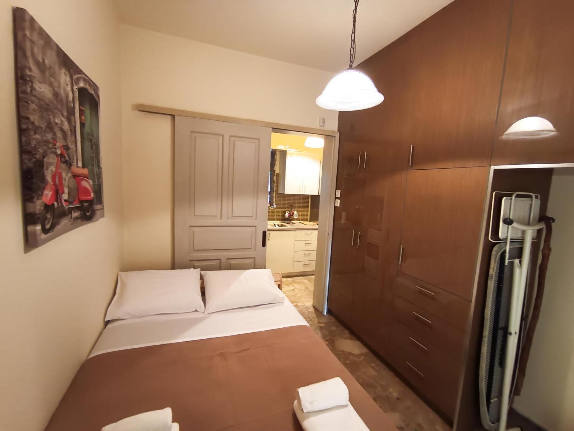 Costas Artemis Apartments Near Athens Airport - Photo 4