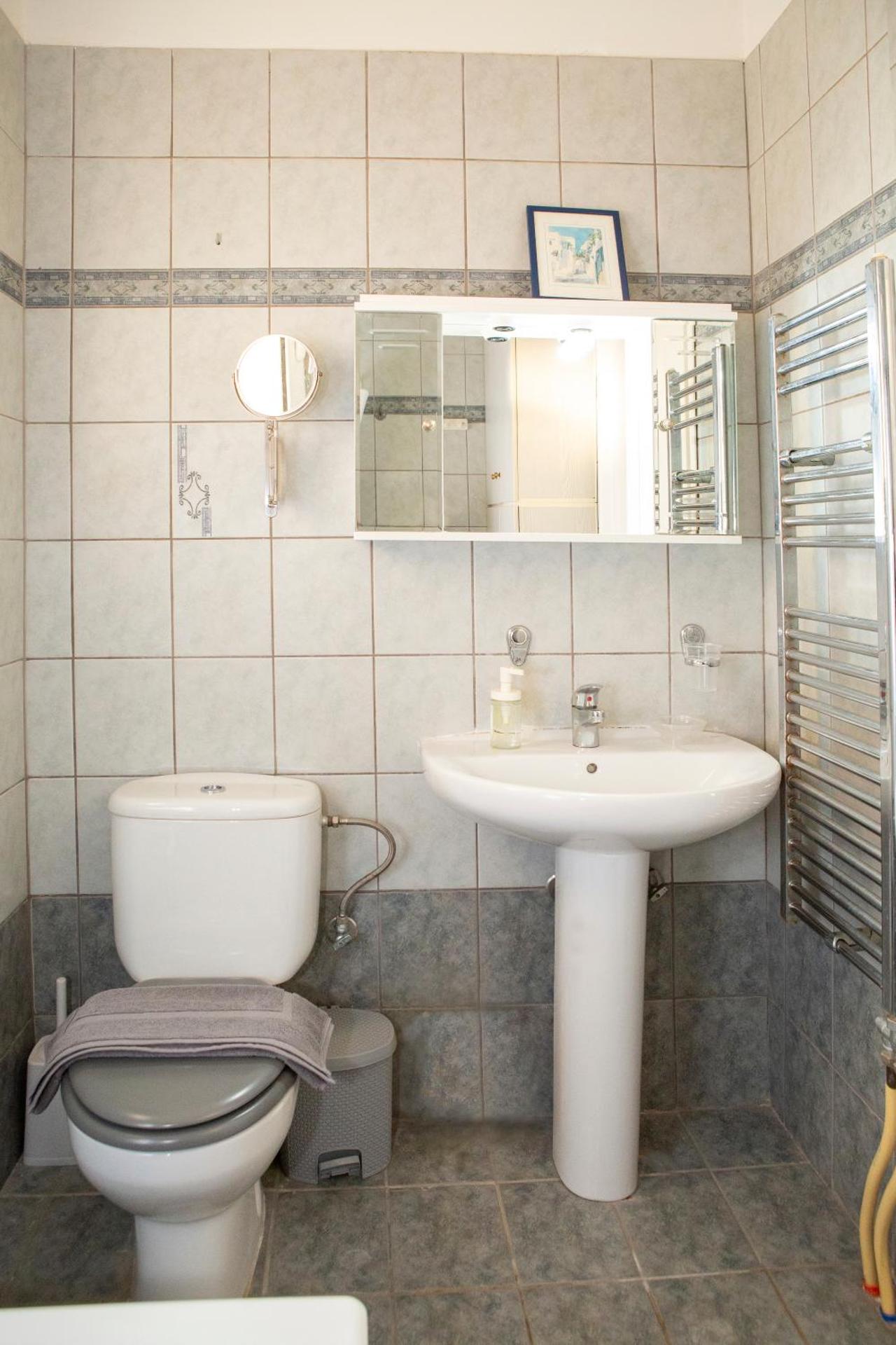 Costas Artemis Apartments Near Athens Airport - Photo 27