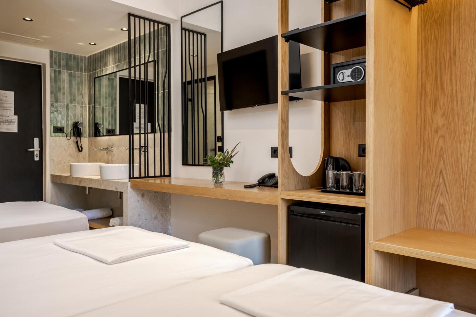 Canadian Hotel - Photo 63