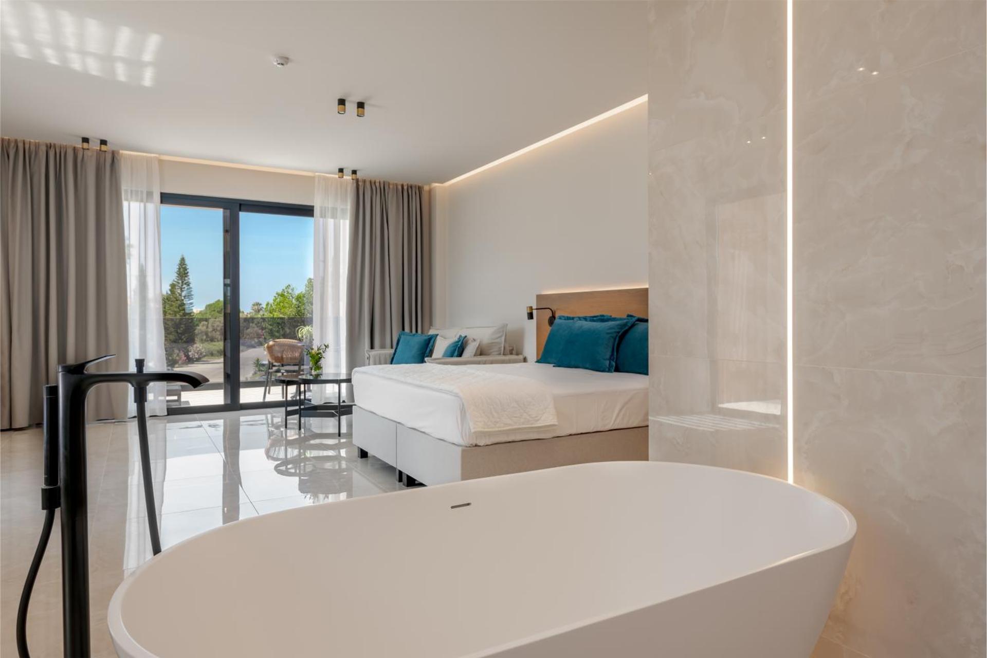 Canadian Hotel - Photo 65