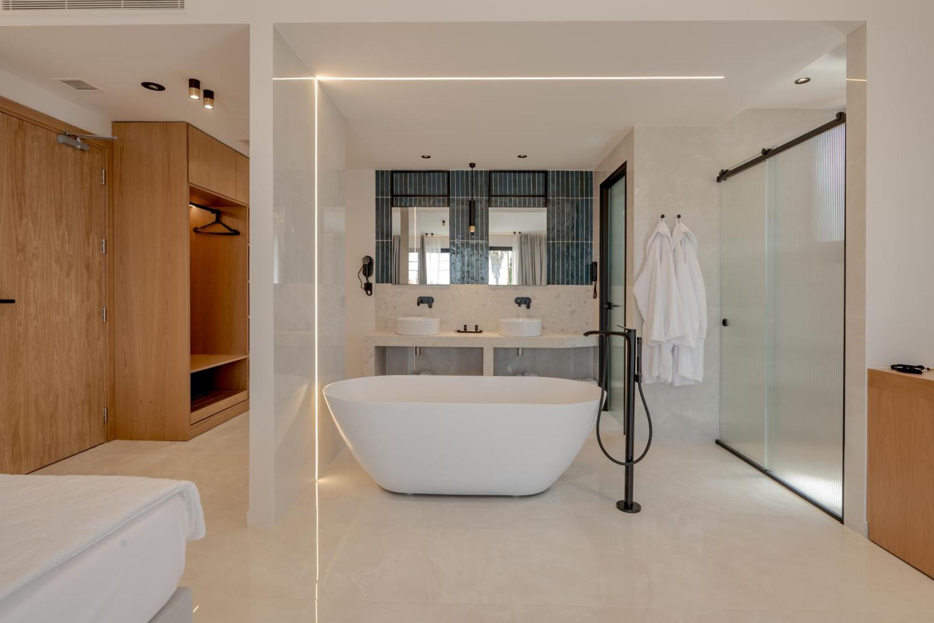 Canadian Hotel - Photo 75