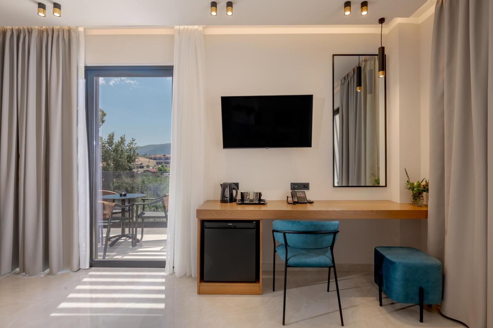 Canadian Hotel - Photo 73