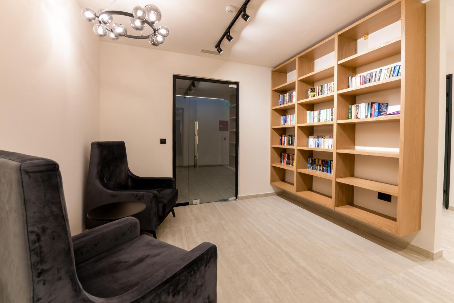 Canadian Hotel - Photo 102