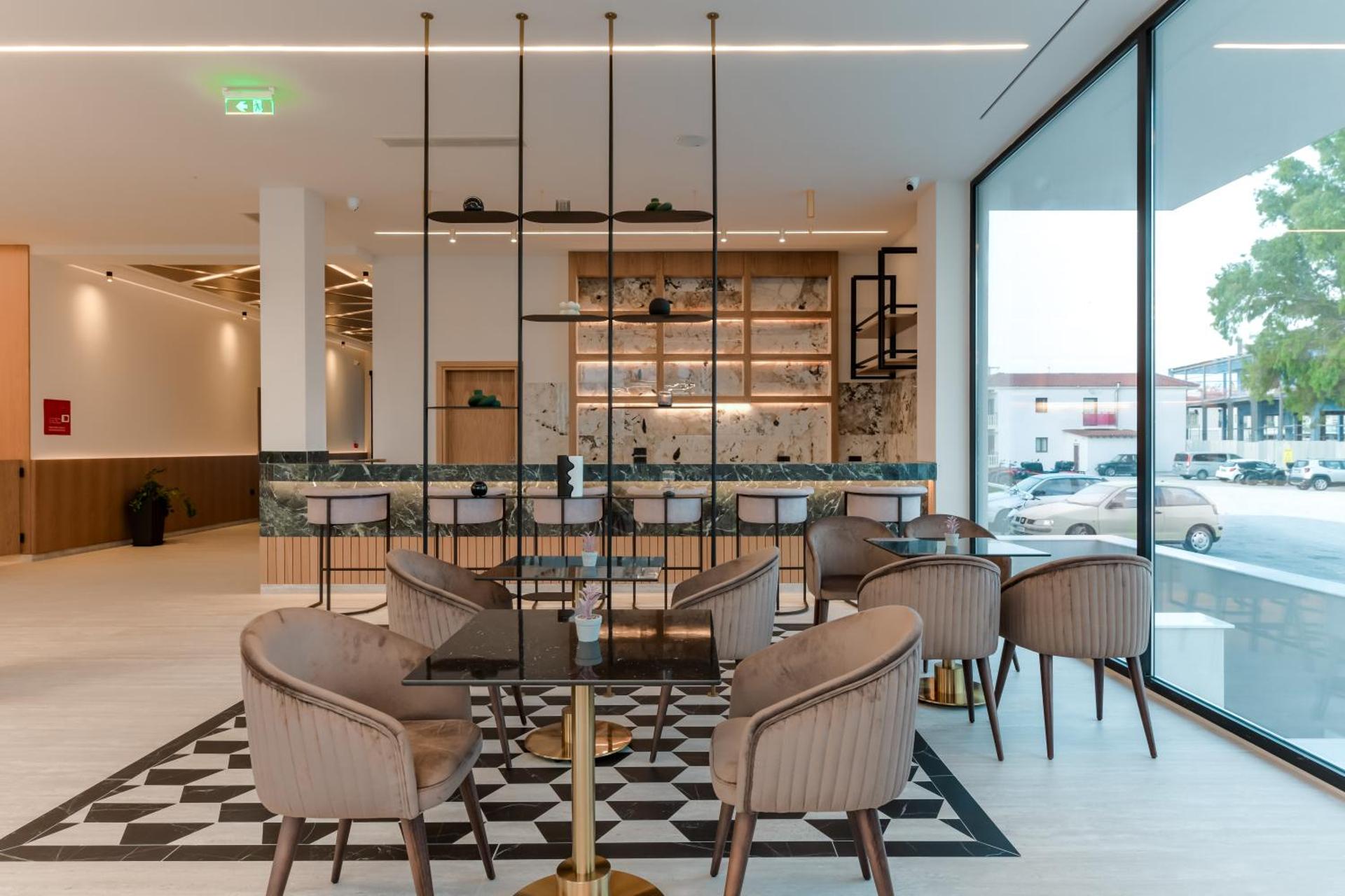 Canadian Hotel - Photo 106