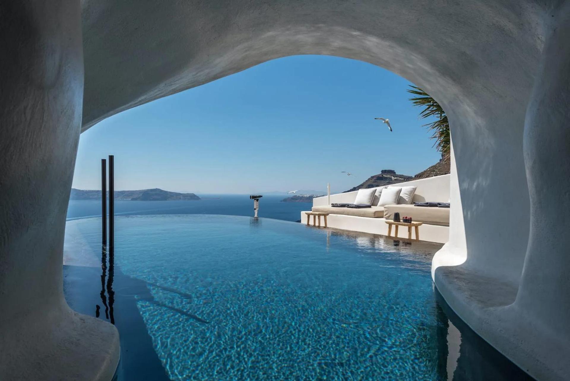 Porto Fira Suites - Photo 2