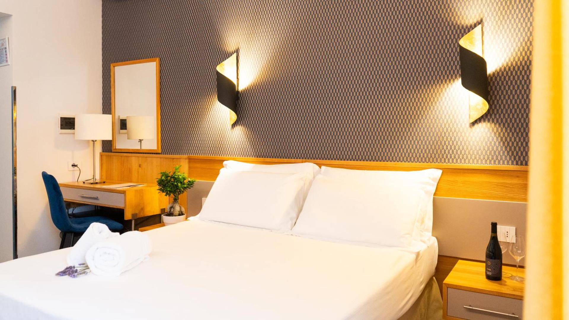 Hotel Diana - Photo 43