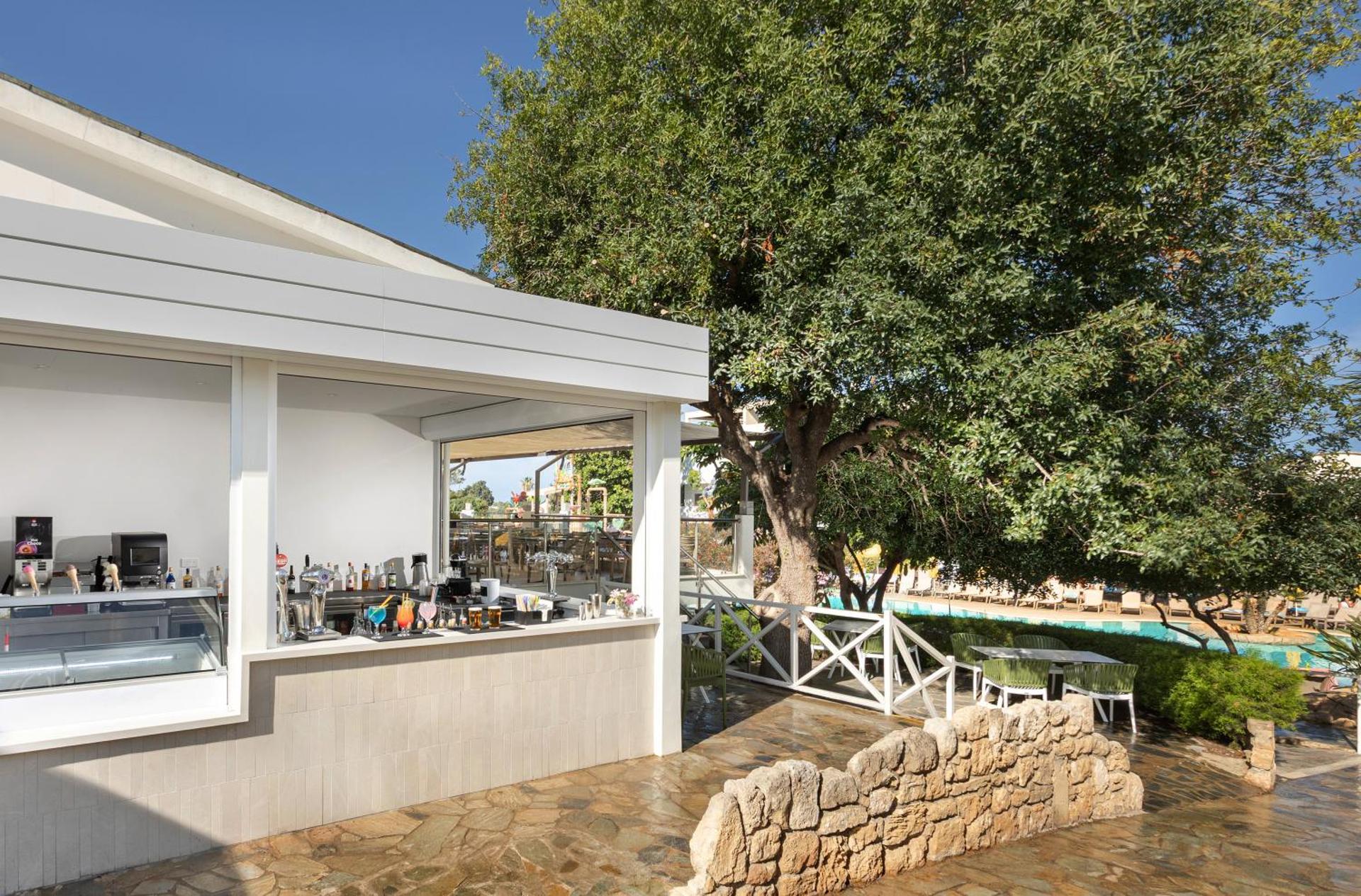 Mayfair Hotel - Photo 12