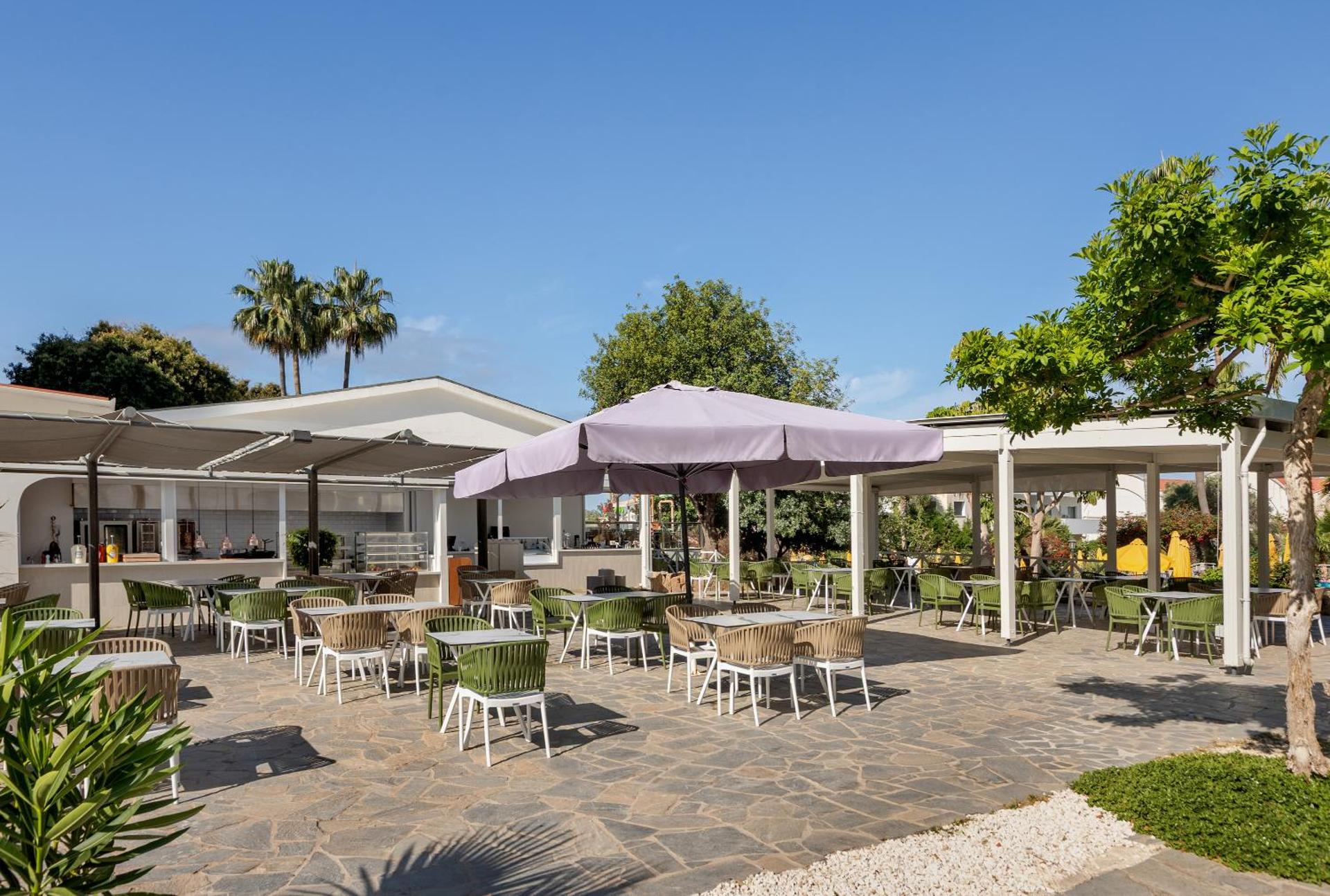 Mayfair Hotel - Photo 6