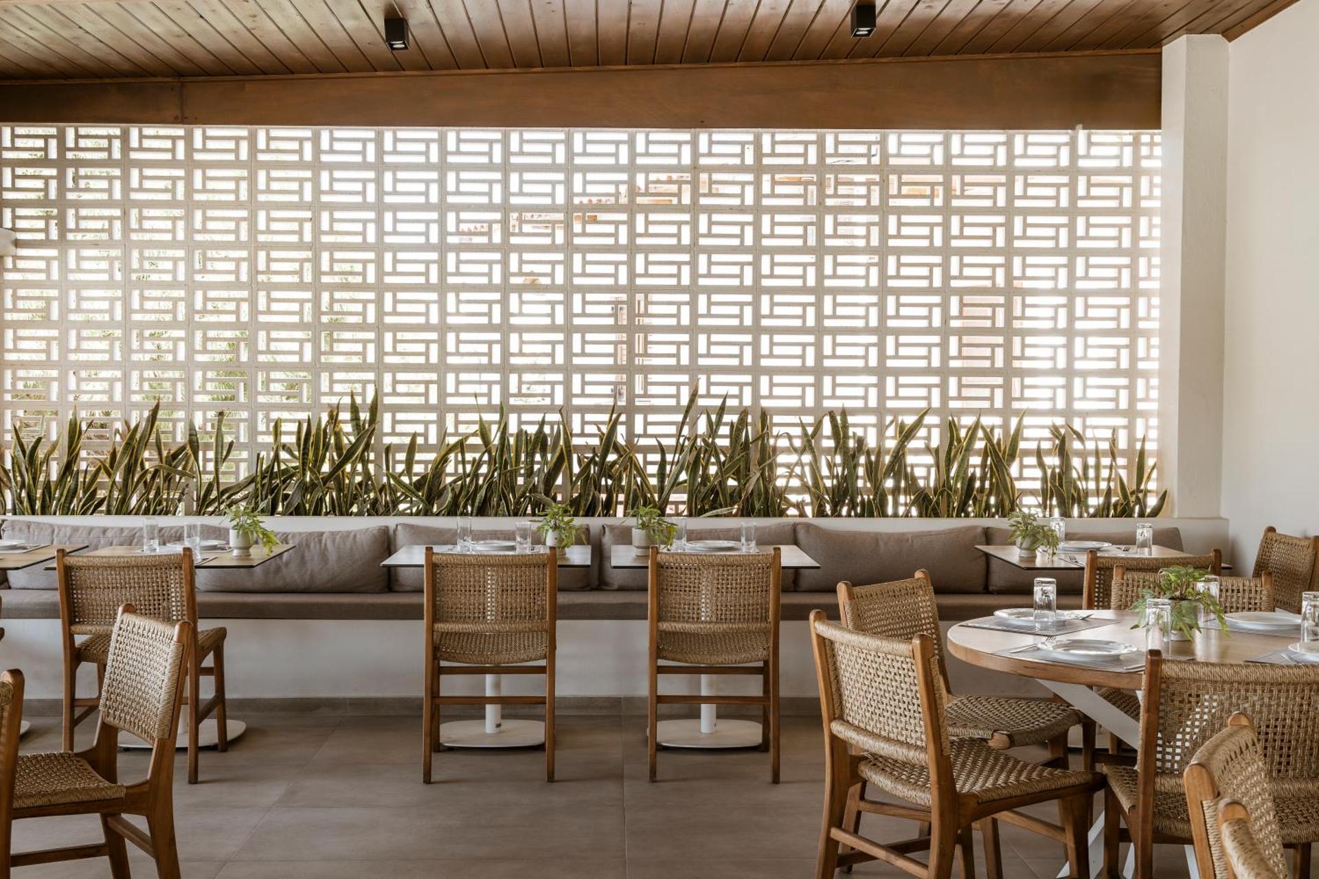 Dolphin Bay Seaside Resort & Suites - Photo 18