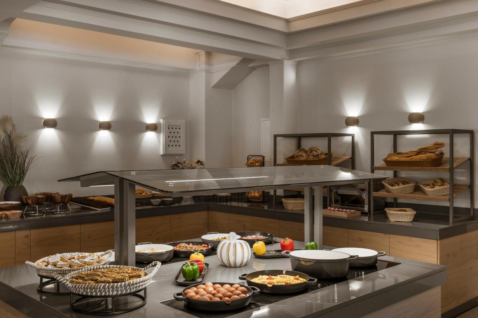 Dolphin Bay Seaside Resort & Suites - Photo 43