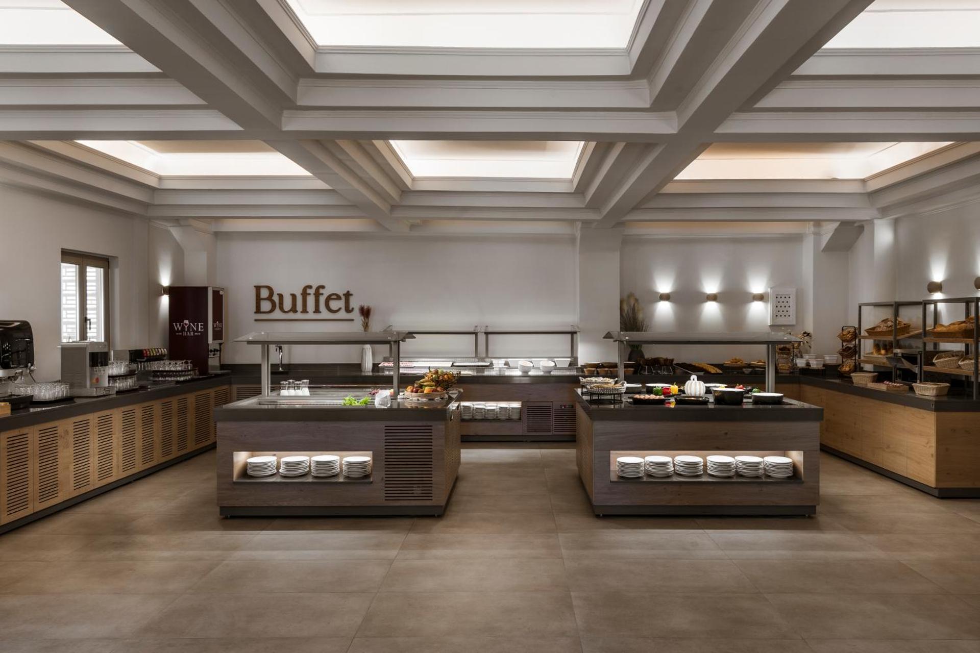 Dolphin Bay Seaside Resort & Suites - Photo 42