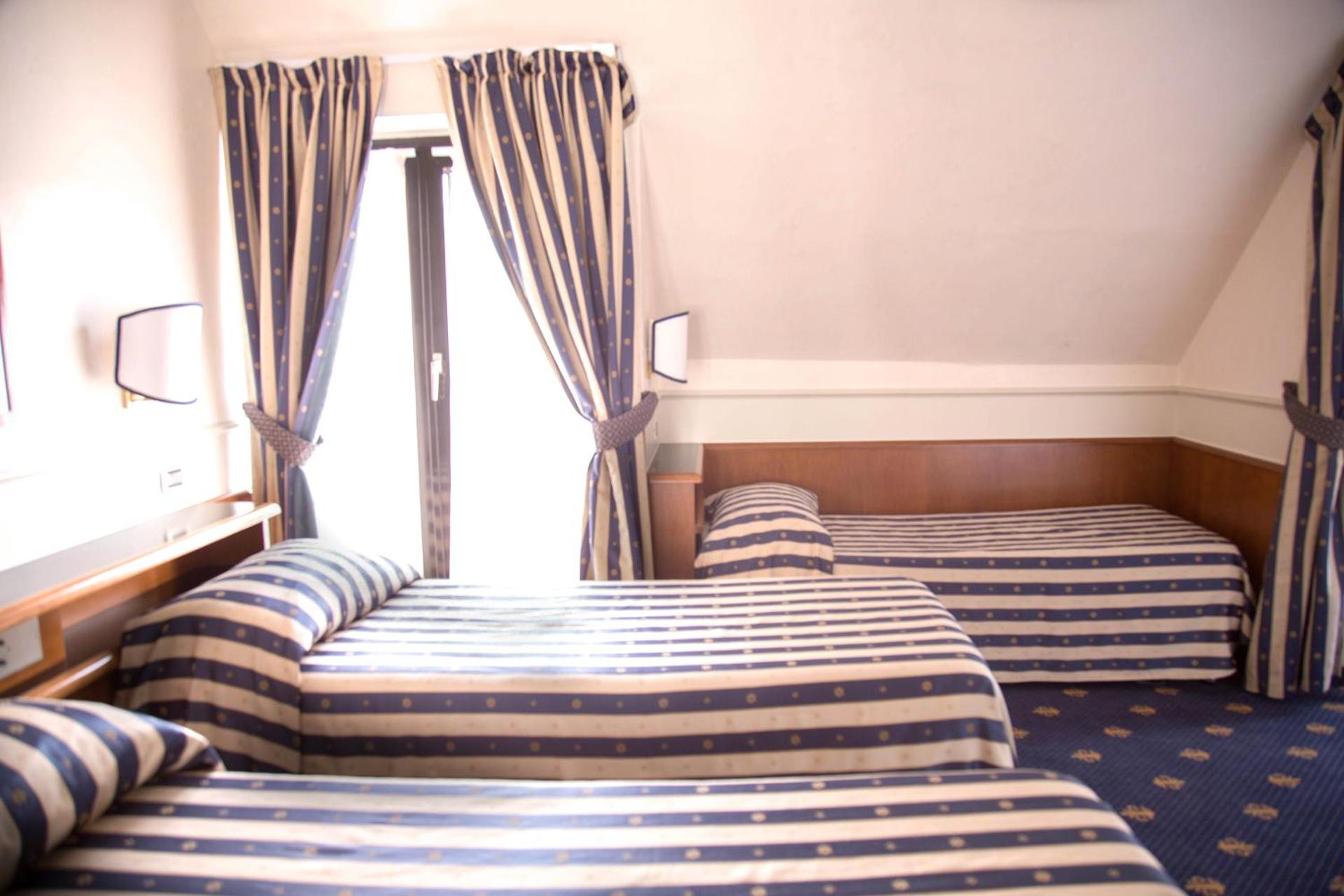 Hotel Flora - Photo 65