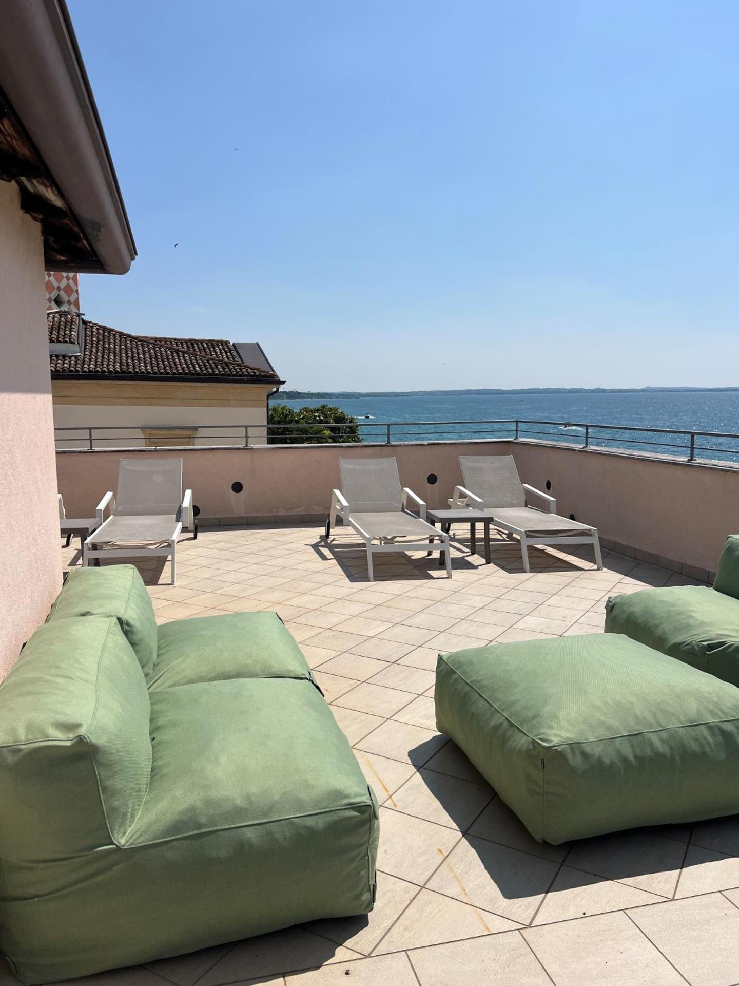 La Vista Postcard Hotel - Photo 10