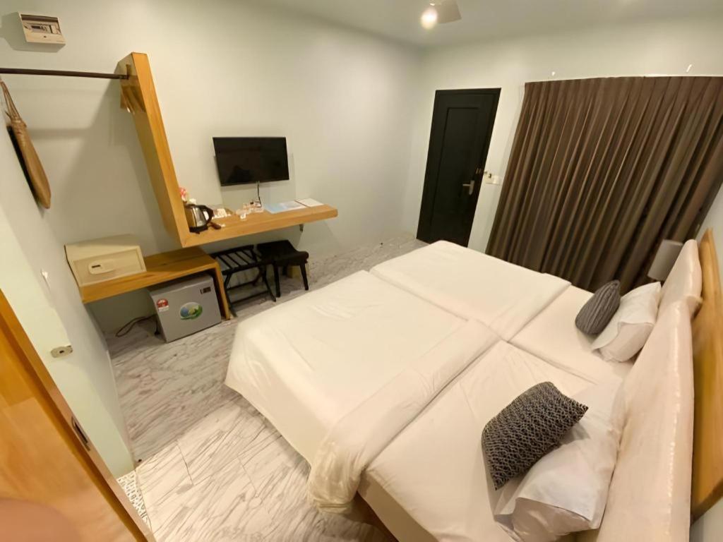 Bamboo9 Boutique - Photo 57